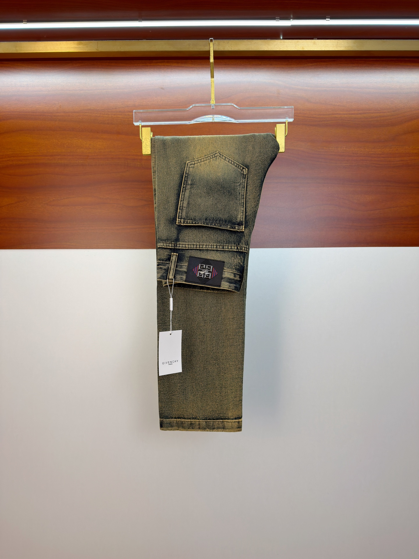 NO:761615,Givenchy [new product] high-end exclusive sale 26SS four seasons super hot street series of the most jeans, exclusive and grand launch, original customized high-end quality fabrics, customized hardware version, slim tailoring, fabrics with elasticity, micro-elastic upper body, super comfortable, must-have item!  Counter sizes 29-38 (no 35, no 37),,givenchy,jeans,19860909纪梵希【新品】高端独家发售 26SS四季款超燃炸街系列之最牛仔裤 独家隆重推出 原版定制高端品质面料 定制五金版型修身剪裁 面料带弹力 微弹上身舒适度超高 必爆单品！专柜尺码29-38（无35无37）,,givenchy,jeans,,Men's clothing