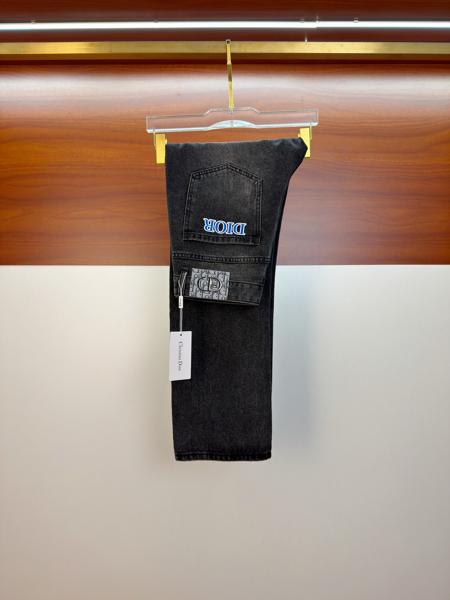 NO:761595,Dior [new product] high-end exclusive sale 26SS four seasons super hot street series of the most jeans, exclusive and grand launch, original customized high-end quality fabrics, customized hardware version, slim tailoring, stretchy fabric, micro-elastic upper body, super comfortable, must-have item!  Counter sizes 29-38 (no 35, no 37), dior,jeans,19860909迪奥【新品】高端独家发售 26SS四季款超燃炸街系列之最牛仔裤 独家隆重推出 原版定制高端品质面料 定制五金版型修身剪裁 面料带弹力 微弹上身舒适度超高 必爆单品！专柜尺码29-38（无35无37）,,dior,jeans,,Men's clothing