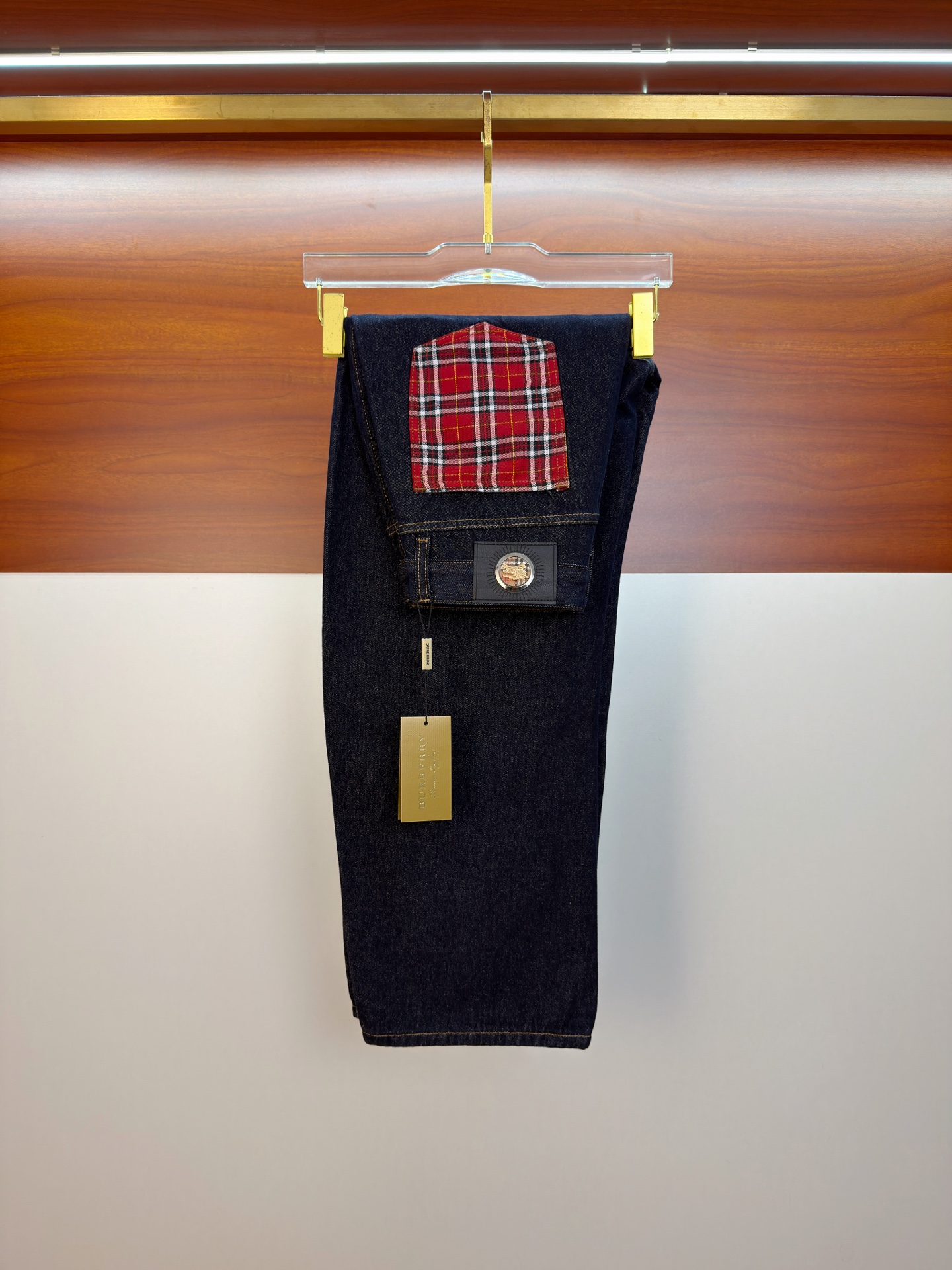 NO:761627,Burberry [New Product] High-end Exclusive Sale 26SS Four Seasons Super Burning Street Jeans Series Exclusively and Grandly Launched Original Customized High-Quality Fabric Customized Hardware Version Slim Tailoring Fabric with Elasticity Micro-Stretch Upper Body Highly Comfortable A Must-Have Product!  Counter sizes 29-38 (no 35, no 37),,burberry,jeans,19860909巴宝莉【新品】高端独家发售 26SS四季款超燃炸街系列之最牛仔裤 独家隆重推出 原版定制高端品质面料 定制五金版型修身剪裁 面料带弹力 微弹上身舒适度超高 必爆单品！专柜尺码29-38（无35无37）,,burberry,jeans,,Men's clothing