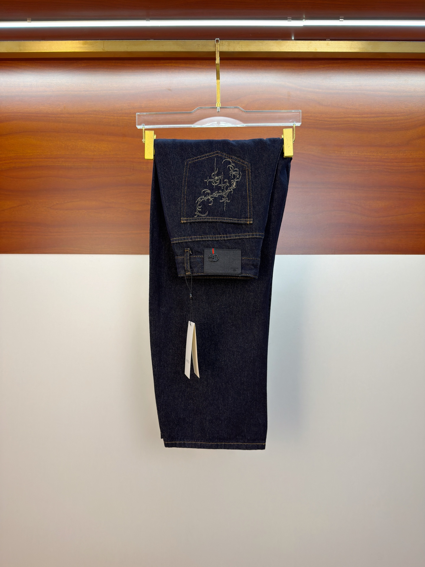 NO:761636,Gucci [New Product] High-end Exclusive Sale 26SS Four Seasons Super Burning Street Series Best Jeans Exclusively Launched Original Customized High-Quality Fabric Customized Hardware Version Slim Tailoring Fabric with Elasticity Micro-Stretch Upper Body Highly Comfortable Must-Have Item!  Counter sizes 29-38 (no 35, no 37),,gucci,jeans,19860909古驰【新品】高端独家发售 26SS四季款超燃炸街系列之最牛仔裤 独家隆重推出 原版定制高端品质面料 定制五金版型修身剪裁 面料带弹力 微弹上身舒适度超高 必爆单品！专柜尺码29-38（无35无37）,,gucci,jeans,,Men's clothing