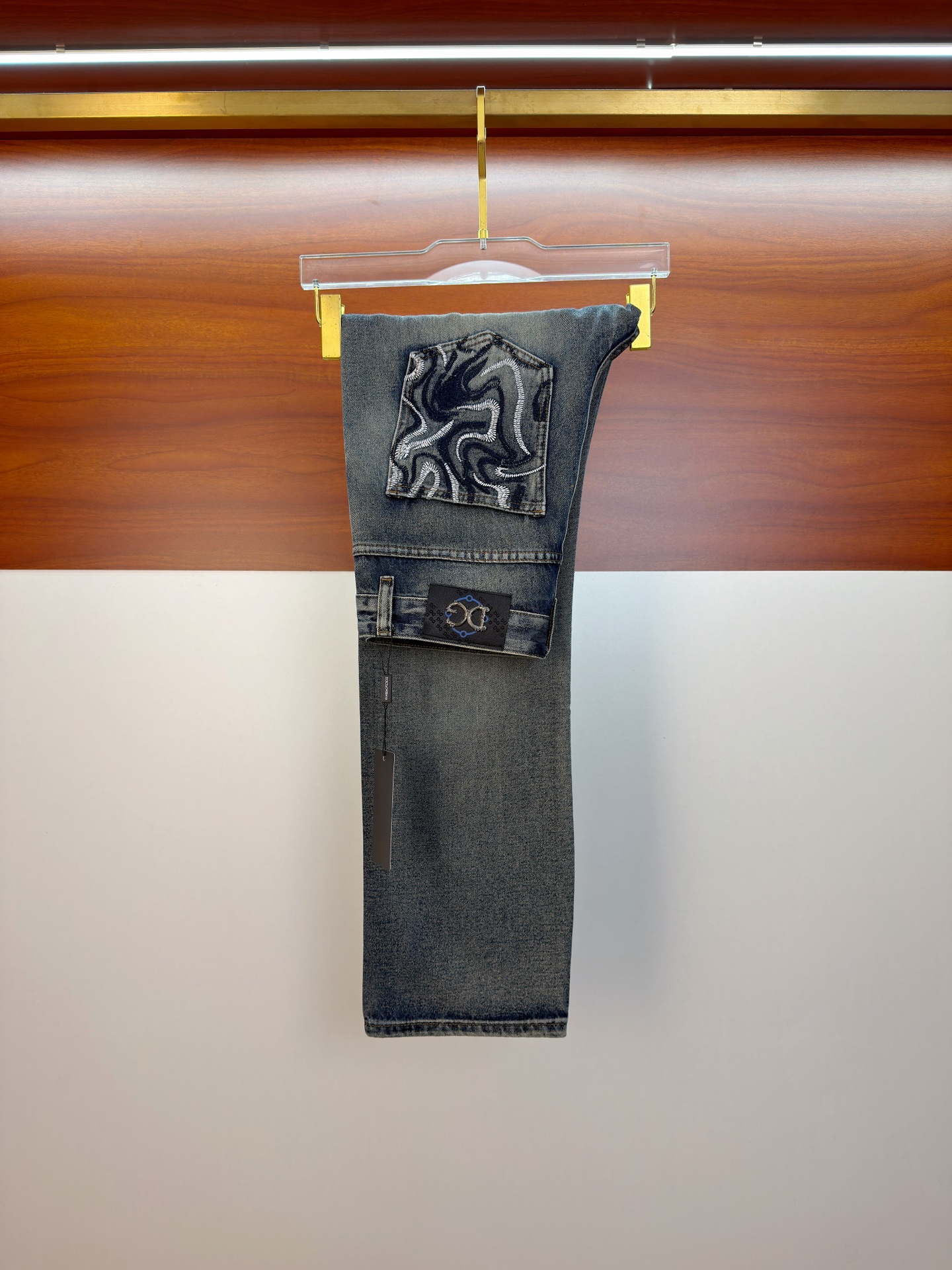 NO:761620,Dolce & Gabbana [New Product] High-end Exclusive Sale 26SS Four Seasons Super Burning Street Series Best Jeans Exclusively and Grandly Launched Original Customized High-Quality Fabrics Customized Hardware Style Slim Tailoring Fabrics with Elasticity Micro-Stretch Upper Body Highly Comfortable A Must-Have Product!  Counter sizes 29-38 (no 35, no 37),,Dolce&Gabbana,jeans,19860909杜嘉班纳【新品】高端独家发售 26SS四季款超燃炸街系列之最牛仔裤 独家隆重推出 原版定制高端品质面料 定制五金版型修身剪裁 面料带弹力 微弹上身舒适度超高 必爆单品！专柜尺码29-38（无35无37）,,Dolce&Gabbana,jeans,,Men's clothing