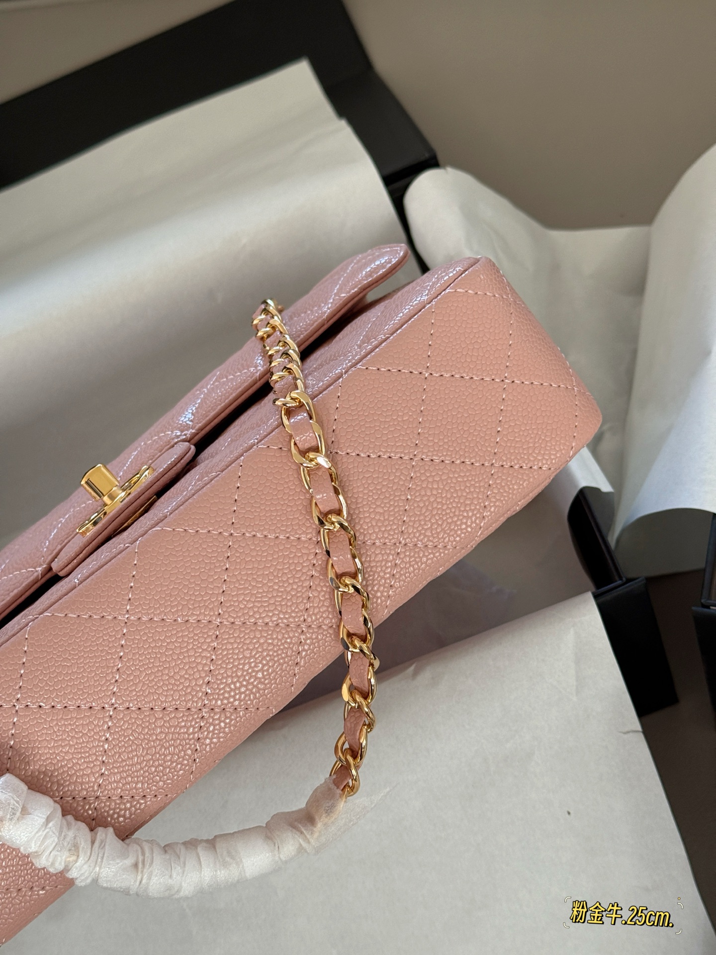 Elegante Bolso Chanel CF Rosa de Piel Caviar con Cadena Dorada 6 i1747457692485 3602 0 4