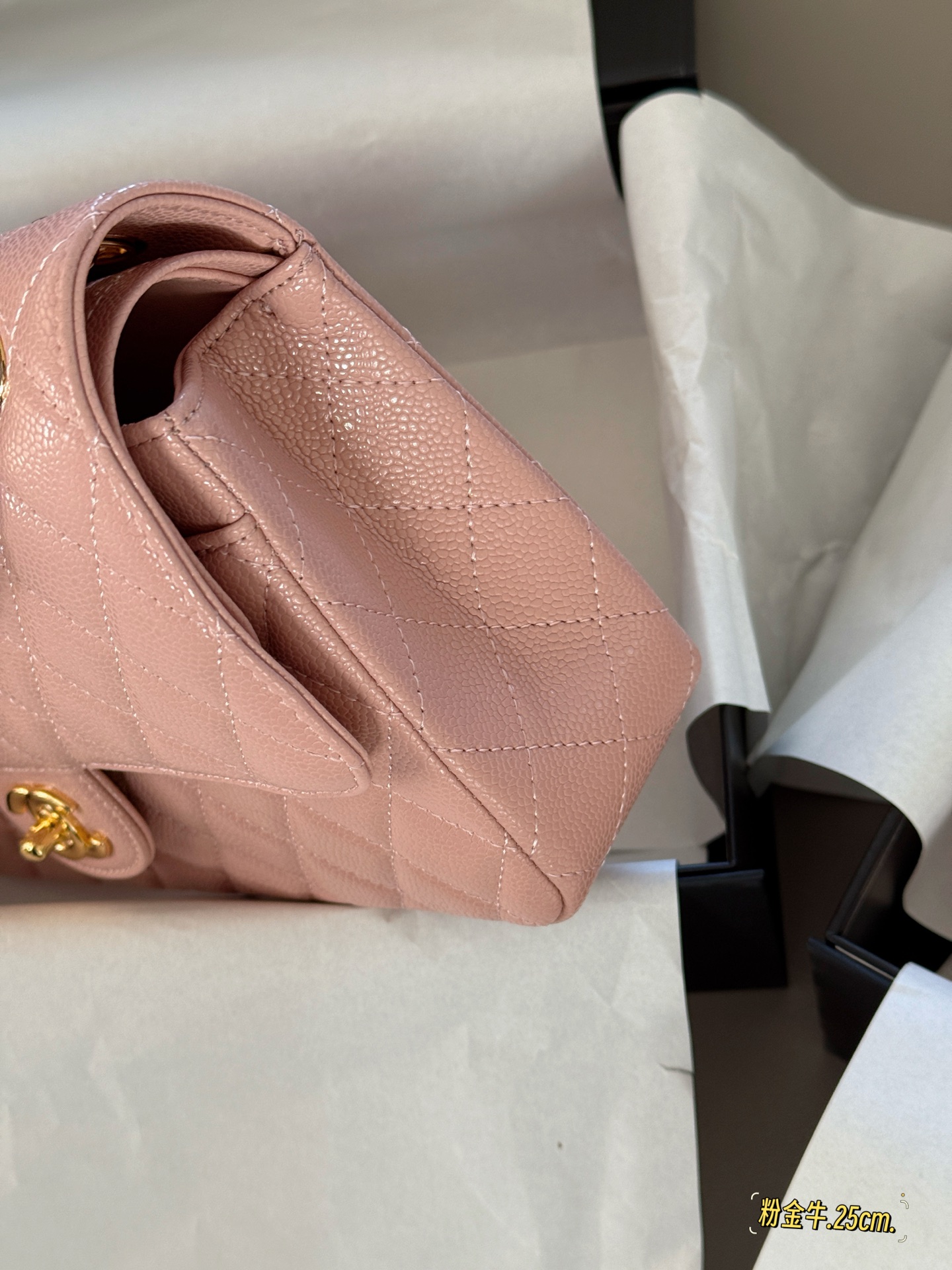Elegante Bolso Chanel CF Rosa de Piel Caviar con Cadena Dorada 5 i1747457693943 2808 0 3