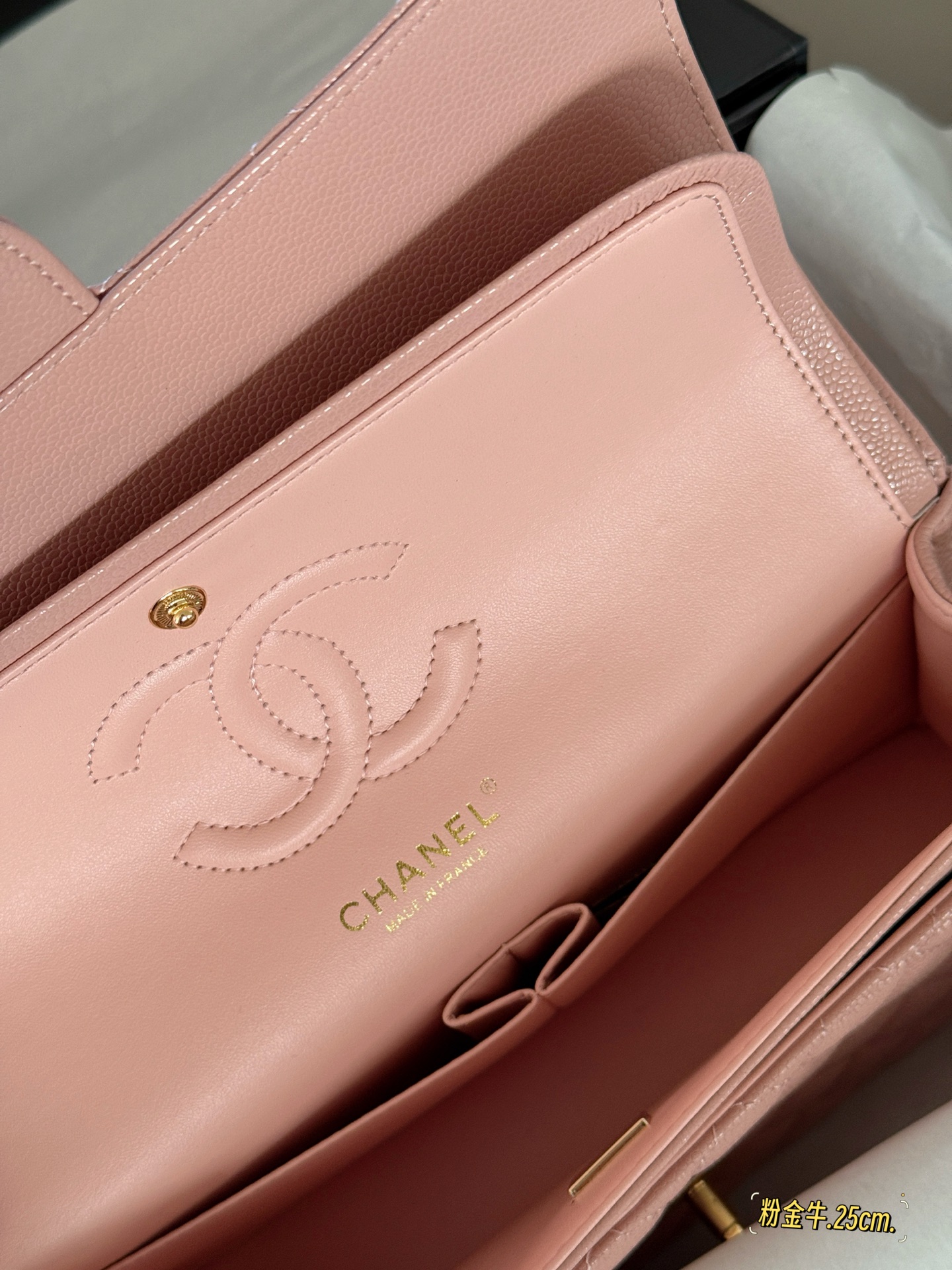Elegante Bolso Chanel CF Rosa de Piel Caviar con Cadena Dorada 8 i1747457693968 4557 0 6