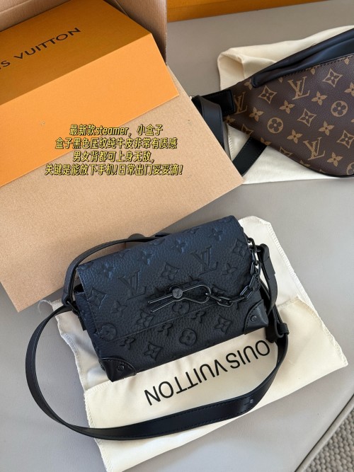 תיק Louis Vuitton Steamer Trunk מעור ועדכני עור שחור בגודל 18 ס"מ 1 תיק Louis Vuitton Steamer Trunk מעור ועדכני עור שחור בגודל 18 ס”מ