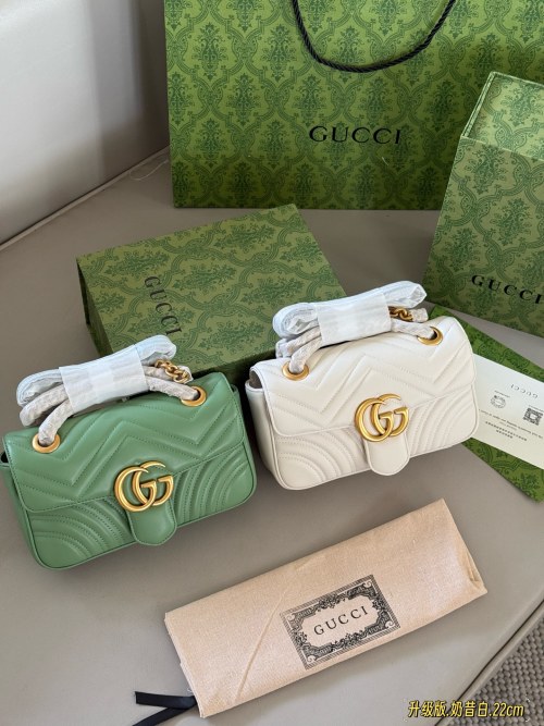 Gucci Marmont Pequeño: Elegancia y Estilo en un Diseño Compacto 16 Gucci Marmont Pequeño: Elegancia y Estilo en un Diseño Compacto
