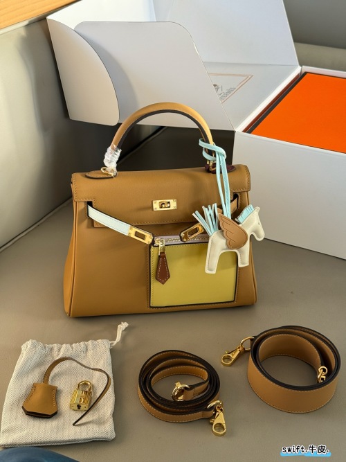 יד שניים Hermes Kelly 25 Colormatic מהדורת מהליט לנשים - מבוגר בקופסא 1 יד שניים Hermes Kelly 25 Colormatic מהדורת מהליט לנשים – מבוגר בקופסא