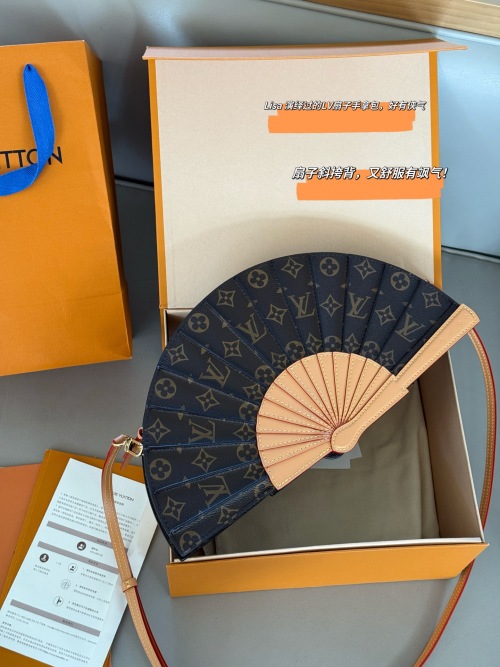 Louis Vuitton Fan-Shaped Monogram Handbag with Detachable Strap 1 Louis Vuitton Fan-Shaped Monogram Handbag with Detachable Strap