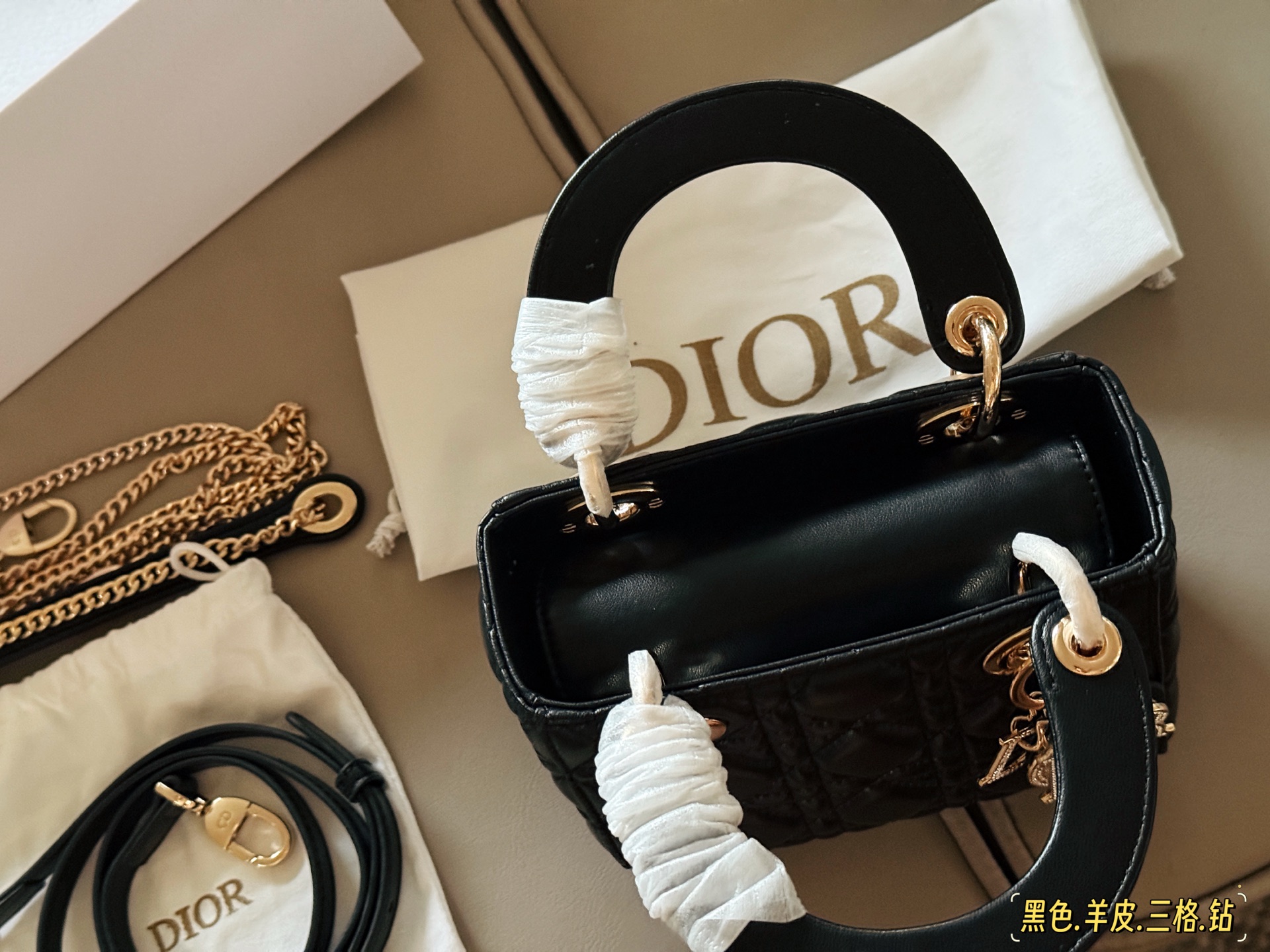 Bolso Lady Dior Mini con Adornos de Diamantes de Imitación 8 i1753585466747 8995 0 6