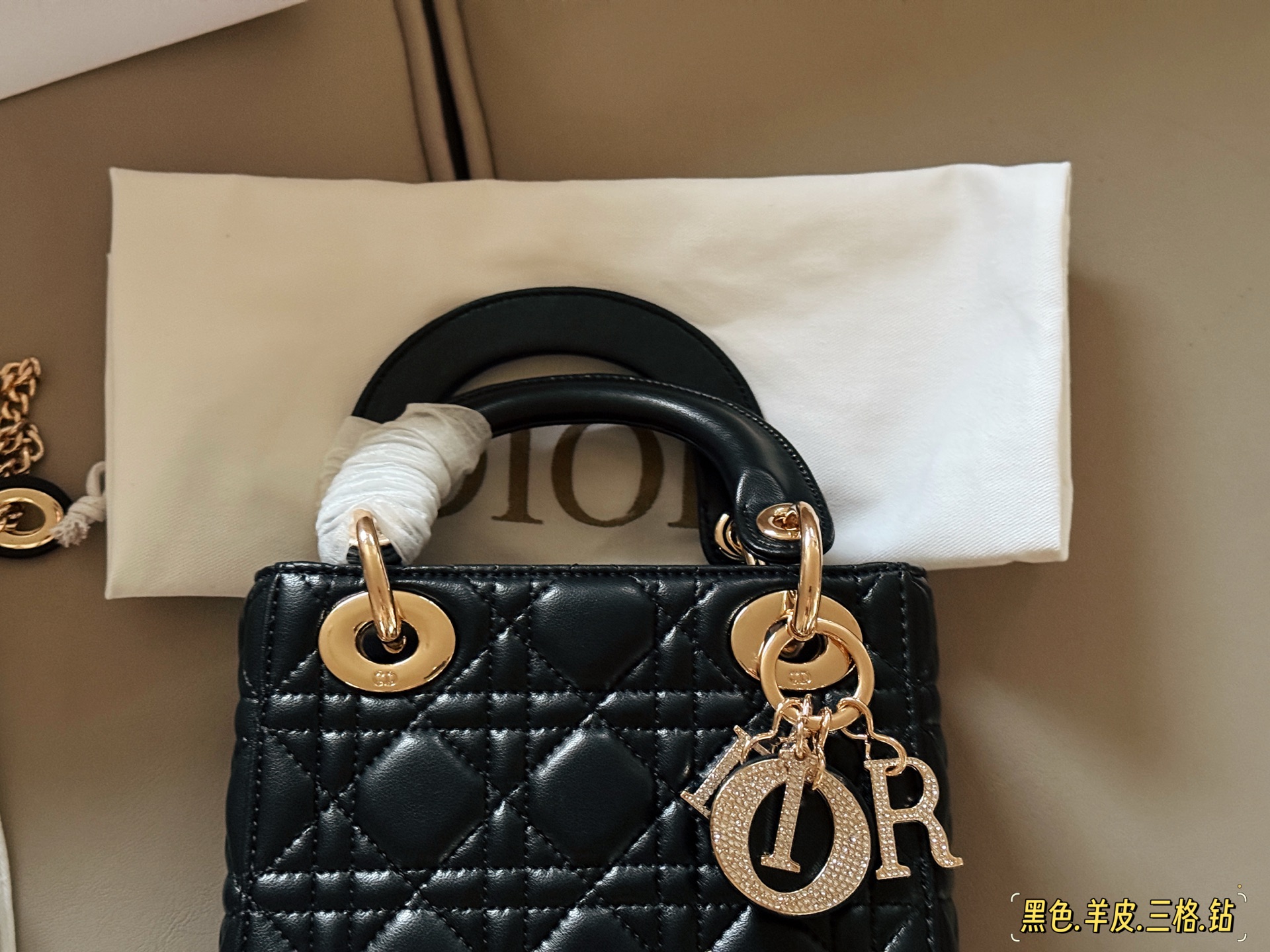 Bolso Lady Dior Mini con Adornos de Diamantes de Imitación 10 i1753585470557 3600 0 8