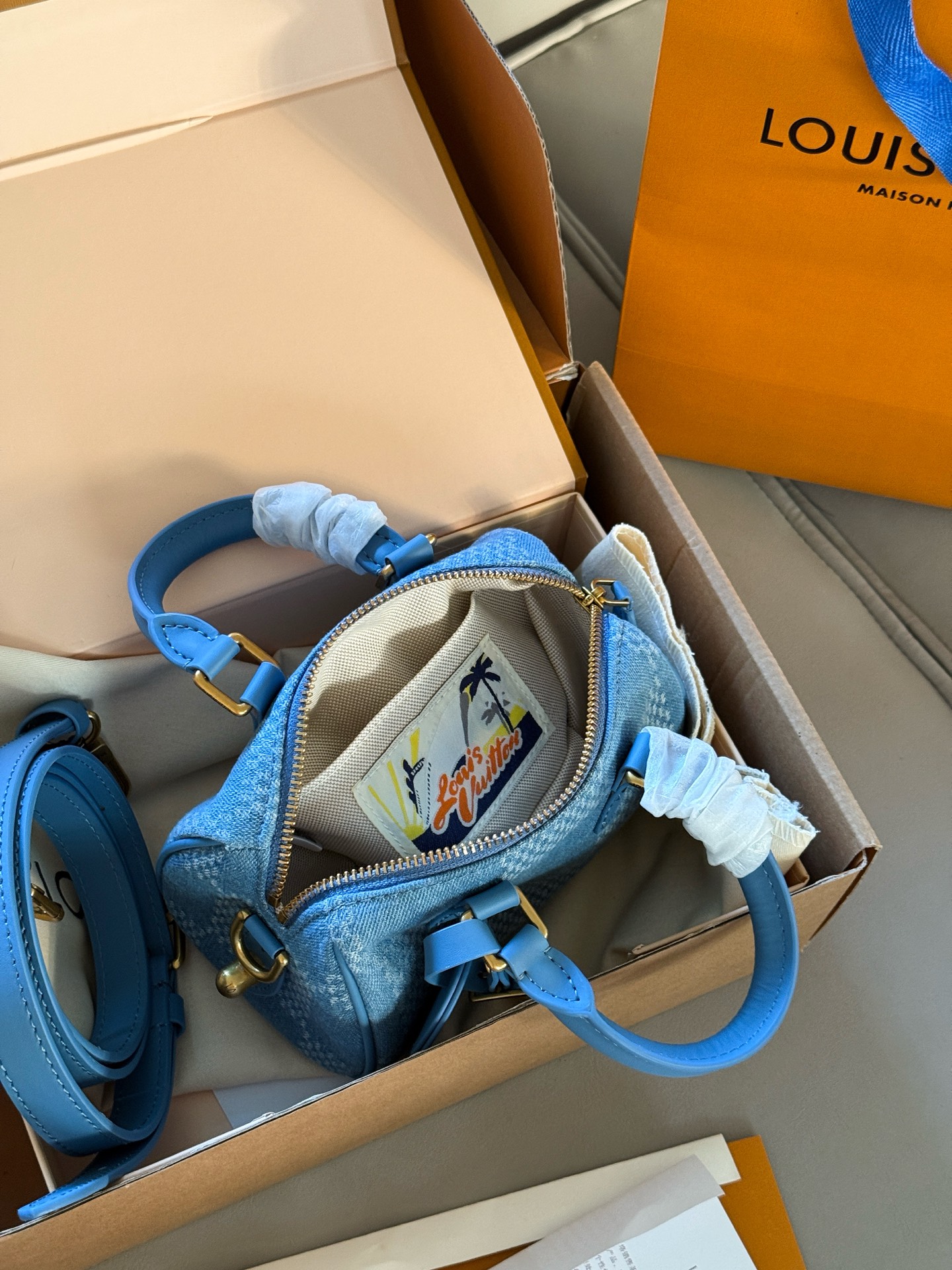 Louis Vuitton Speedy 18: Bolso Almohada Vaquero Azul, Colección FW25 5 i1755057297484 2560 0 3