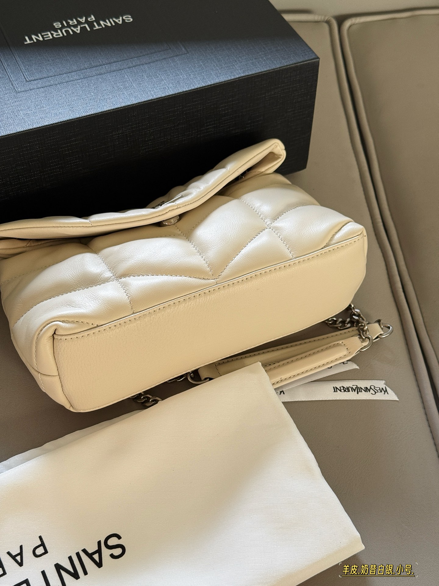 Saint Laurent Loulou Puffer Bolso de Hombro de Piel de Cordero Acolchada 9 i1755224227101 1631 0 8