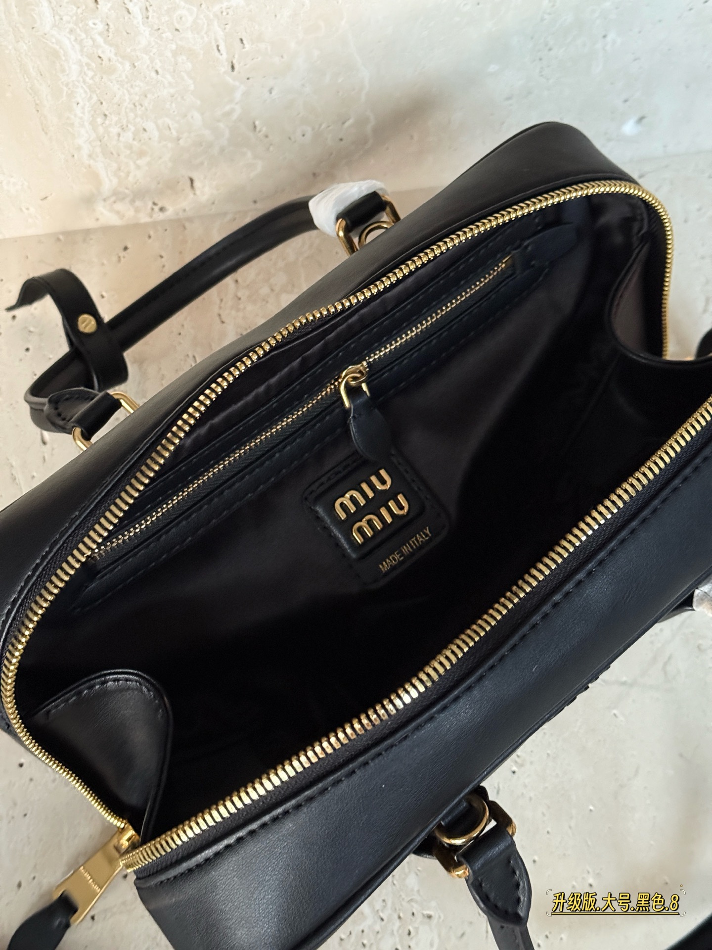 Miu Miu Bolos Bowling Satchel de Cuero Auténtico, Negro 10 i1755227233843 9030 0 9