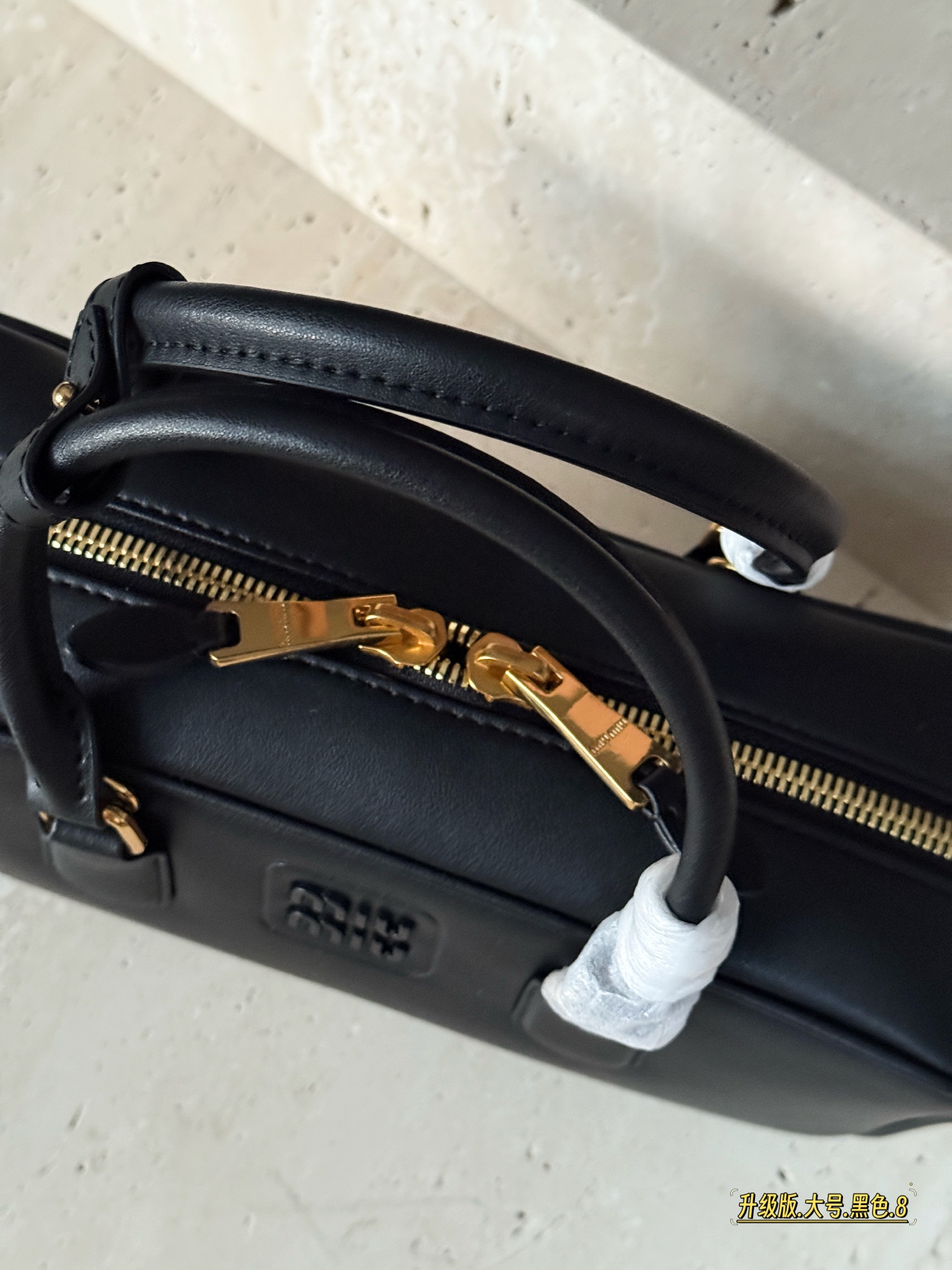 Miu Miu Bolos Bowling Satchel de Cuero Auténtico, Negro 6 i1755227233866 2461 0 5