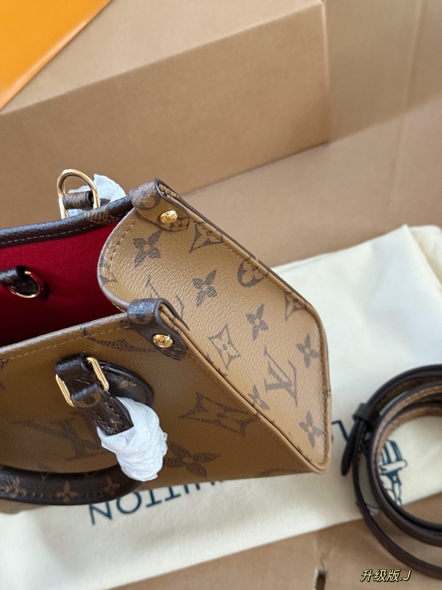 Louis Vuitton Mini OnTheGo BB Handbag, 18.5*15cm, Acero Inoxidable 6 i1758166170105 4424 0 4