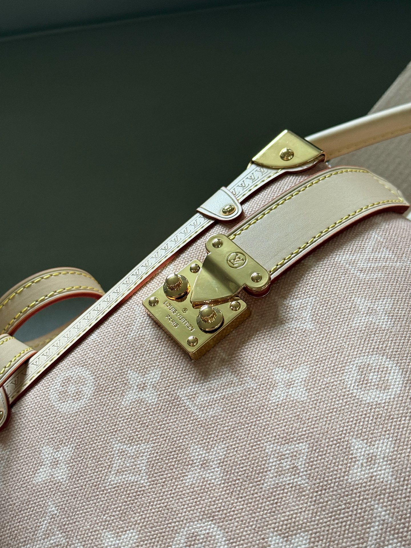 大人気偽物 トートバッグ ロゴ カーフスキン