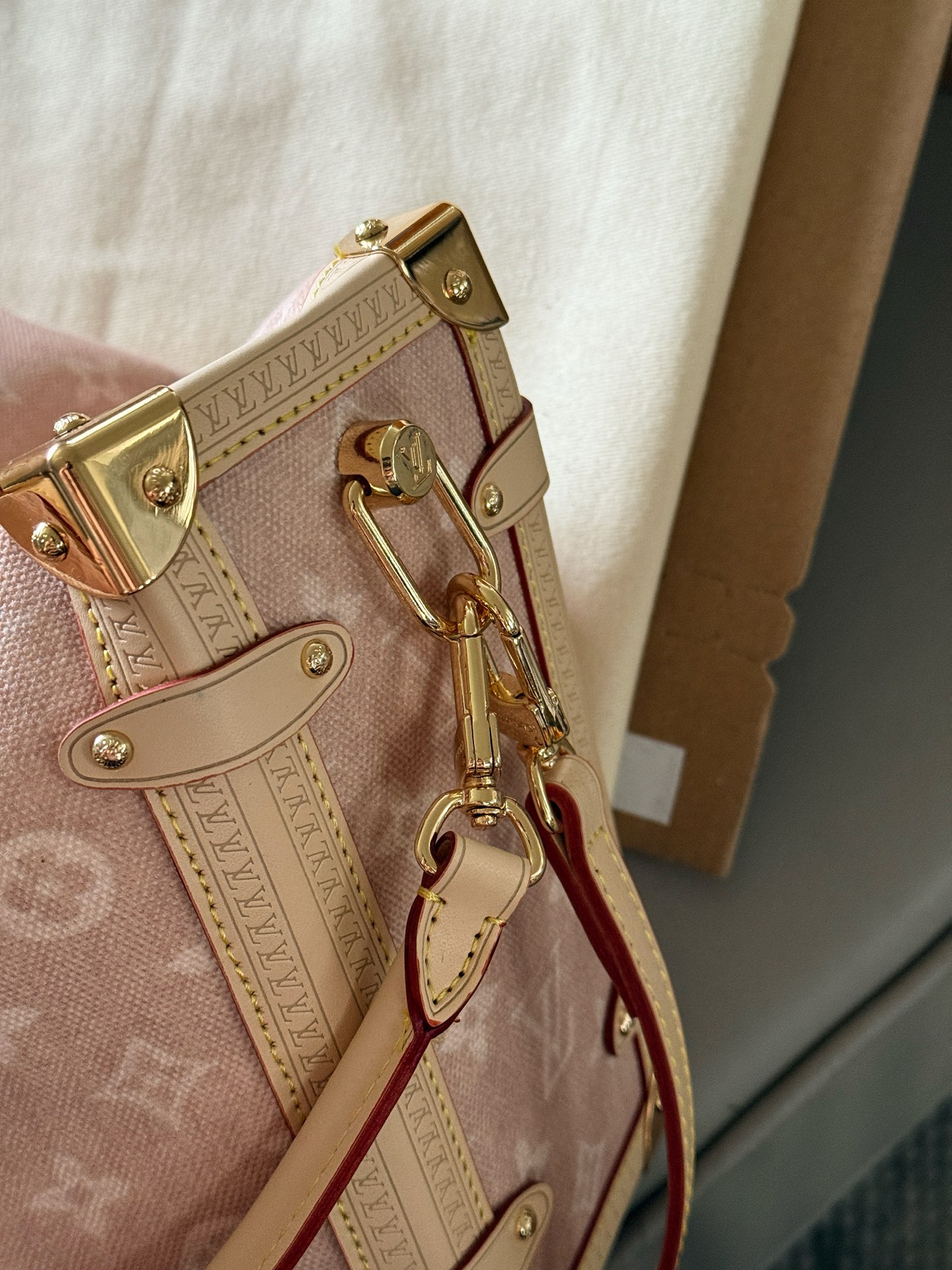 大人気偽物 トートバッグ ロゴ カーフスキン