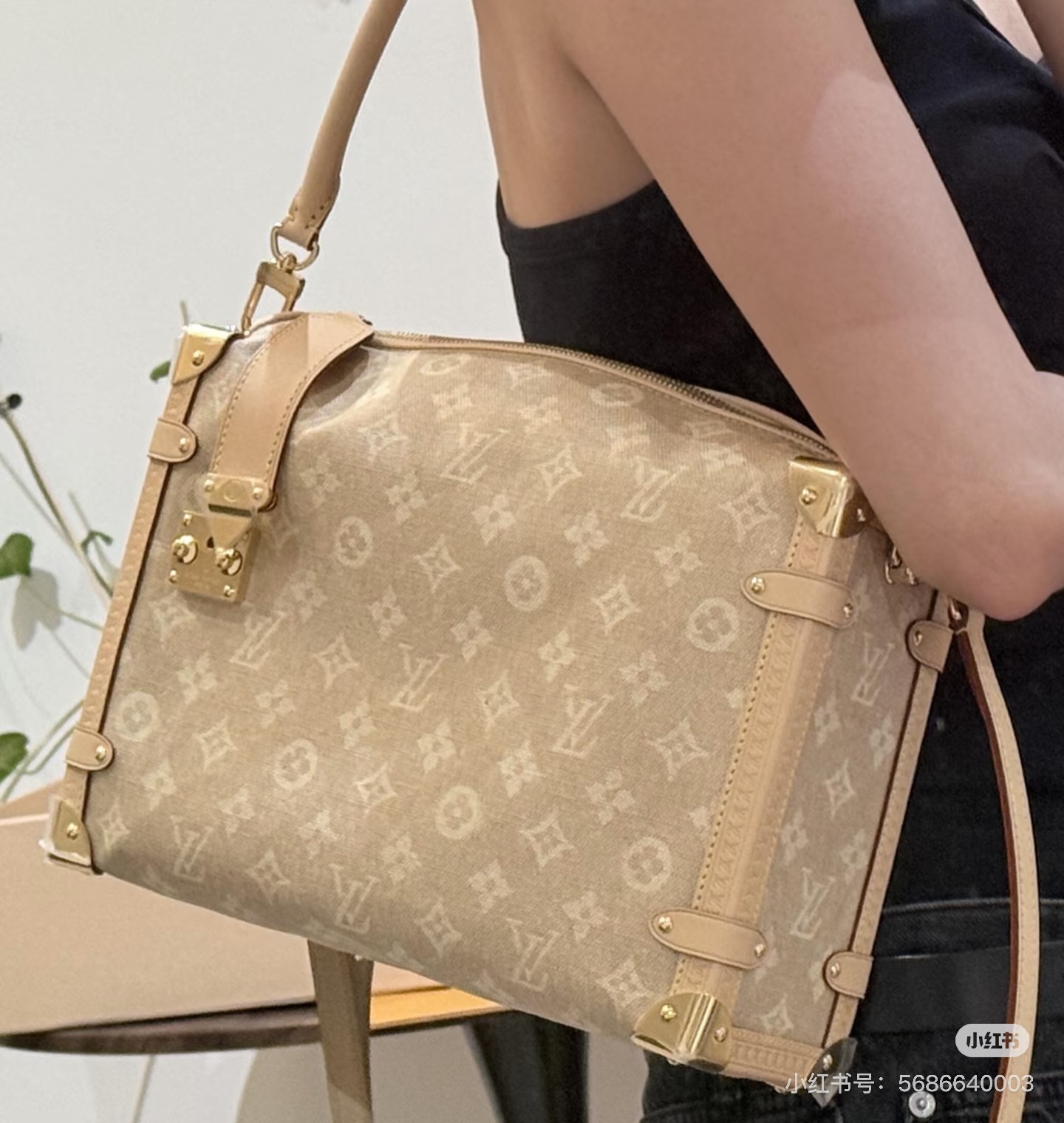 大人気偽物 トートバッグ ロゴ カーフスキン