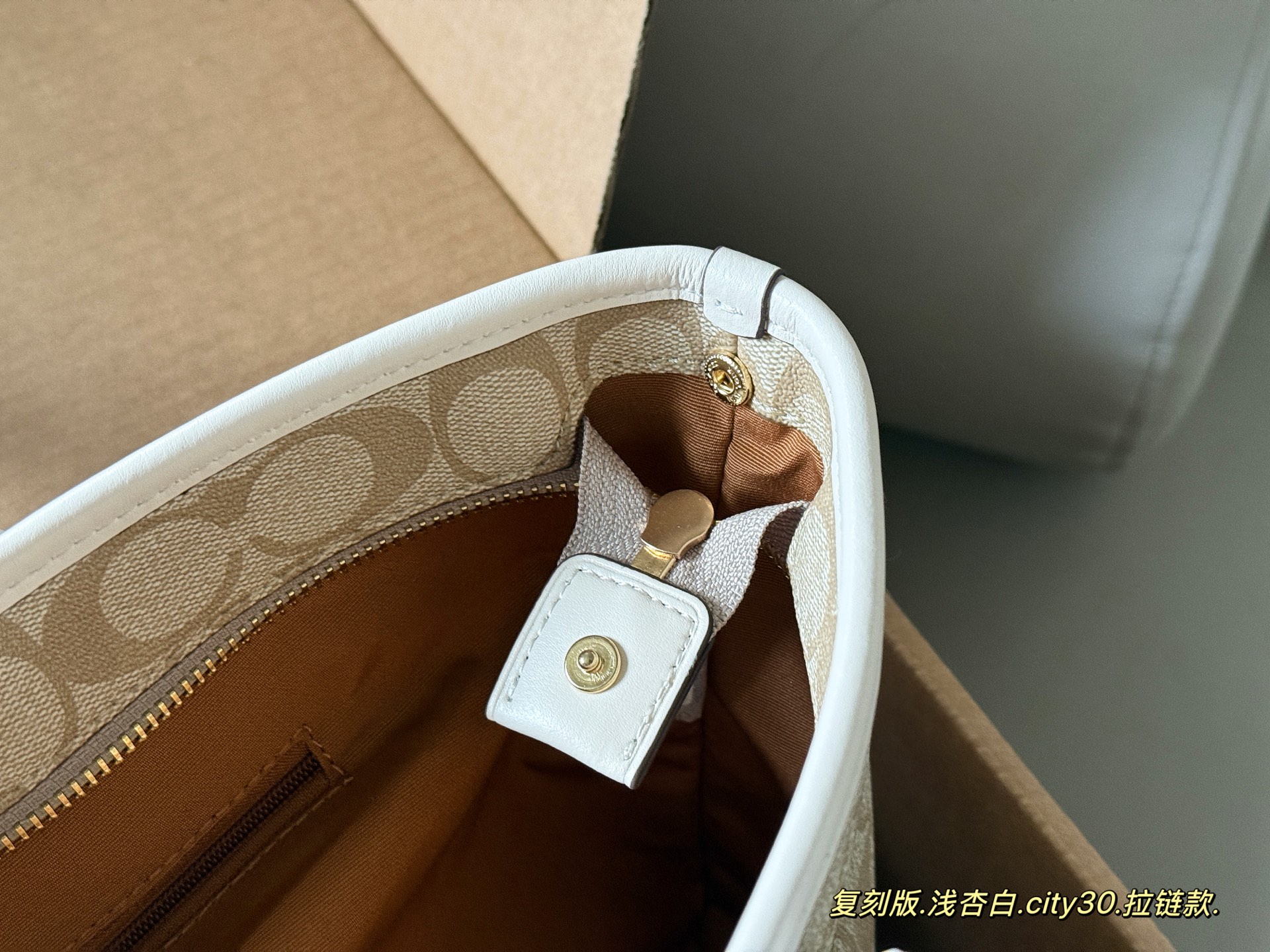 大人気偽物 トートバッグ ロゴ カーフスキン