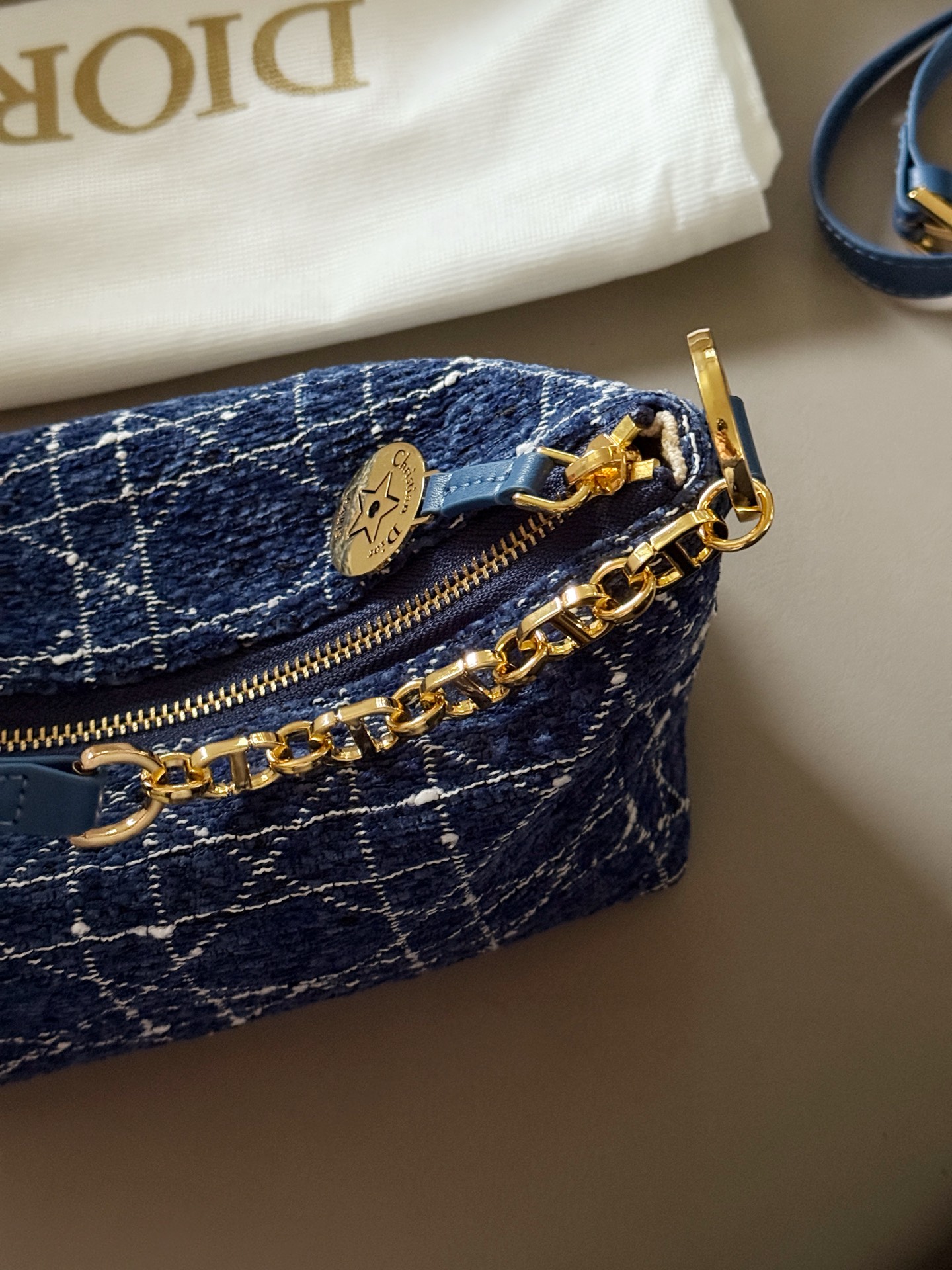 大人気偽物 トートバッグ ロゴ カーフスキン