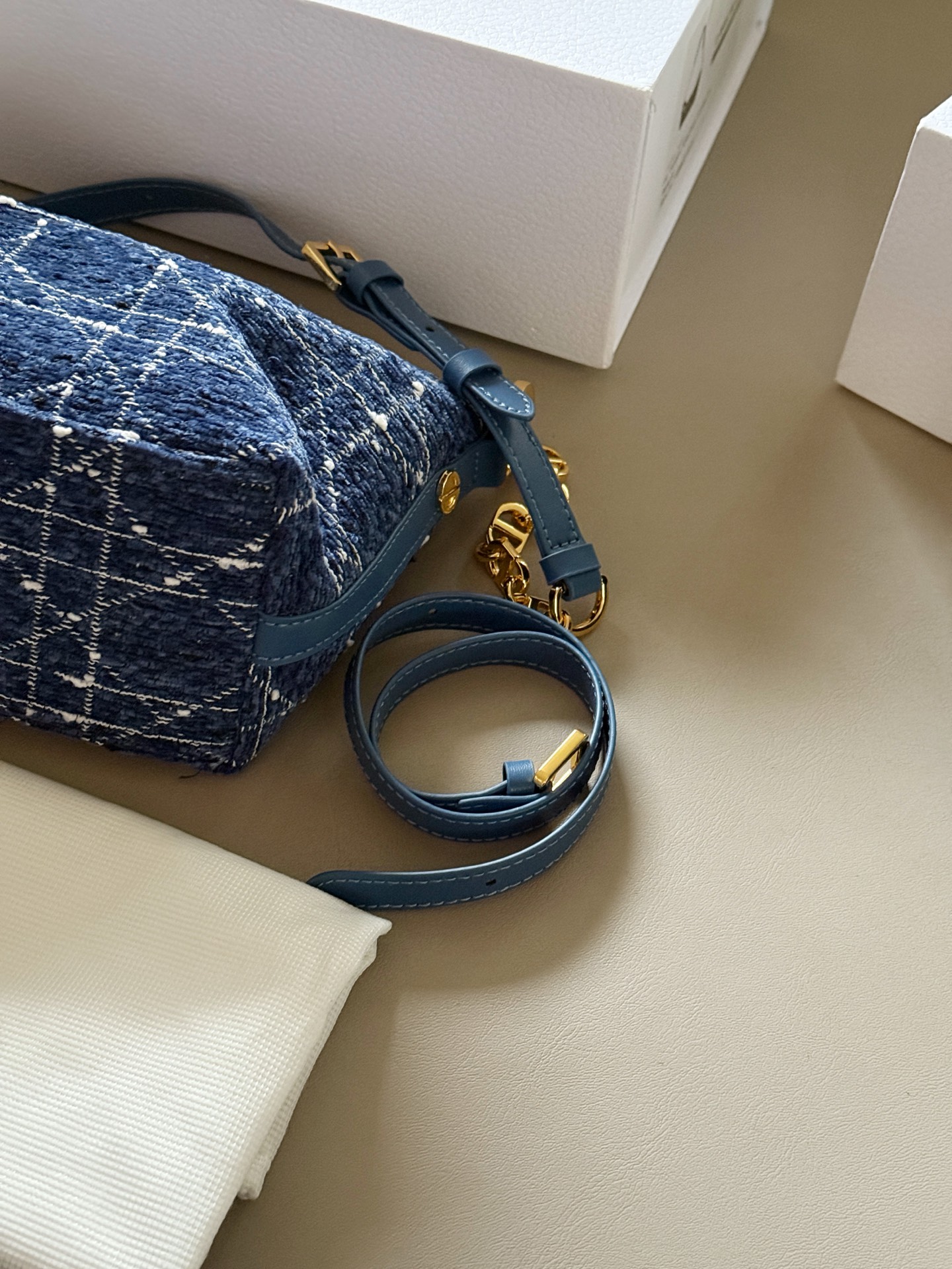 大人気偽物 トートバッグ ロゴ カーフスキン