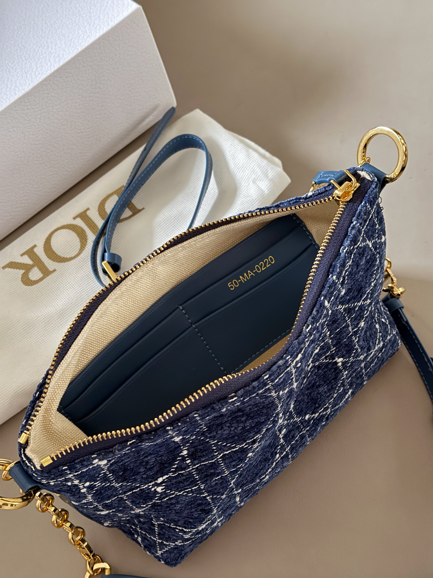 大人気偽物 トートバッグ ロゴ カーフスキン