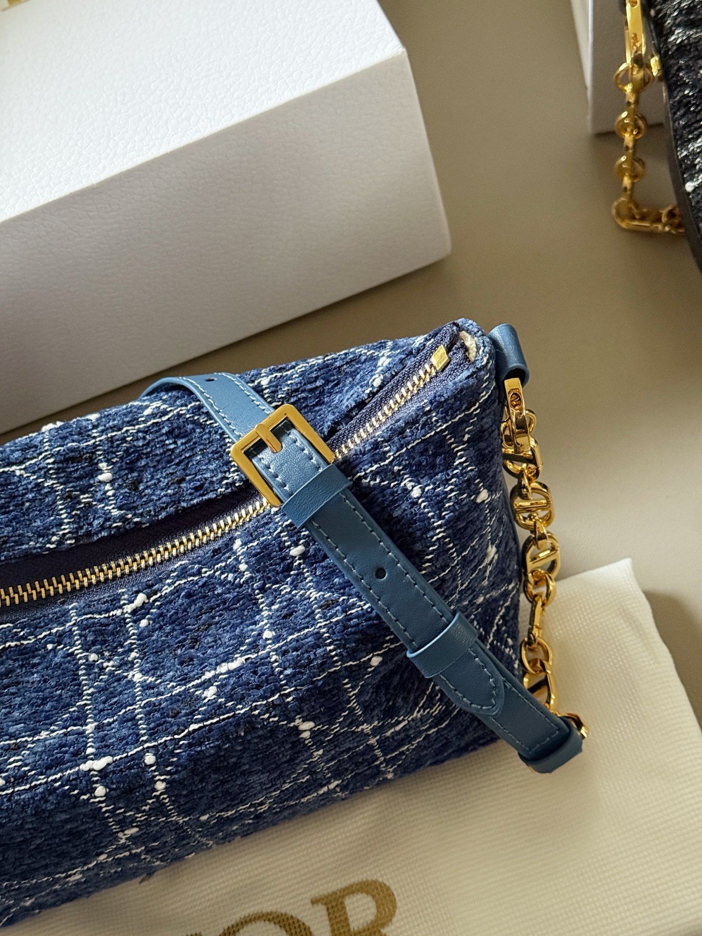 大人気偽物 トートバッグ ロゴ カーフスキン