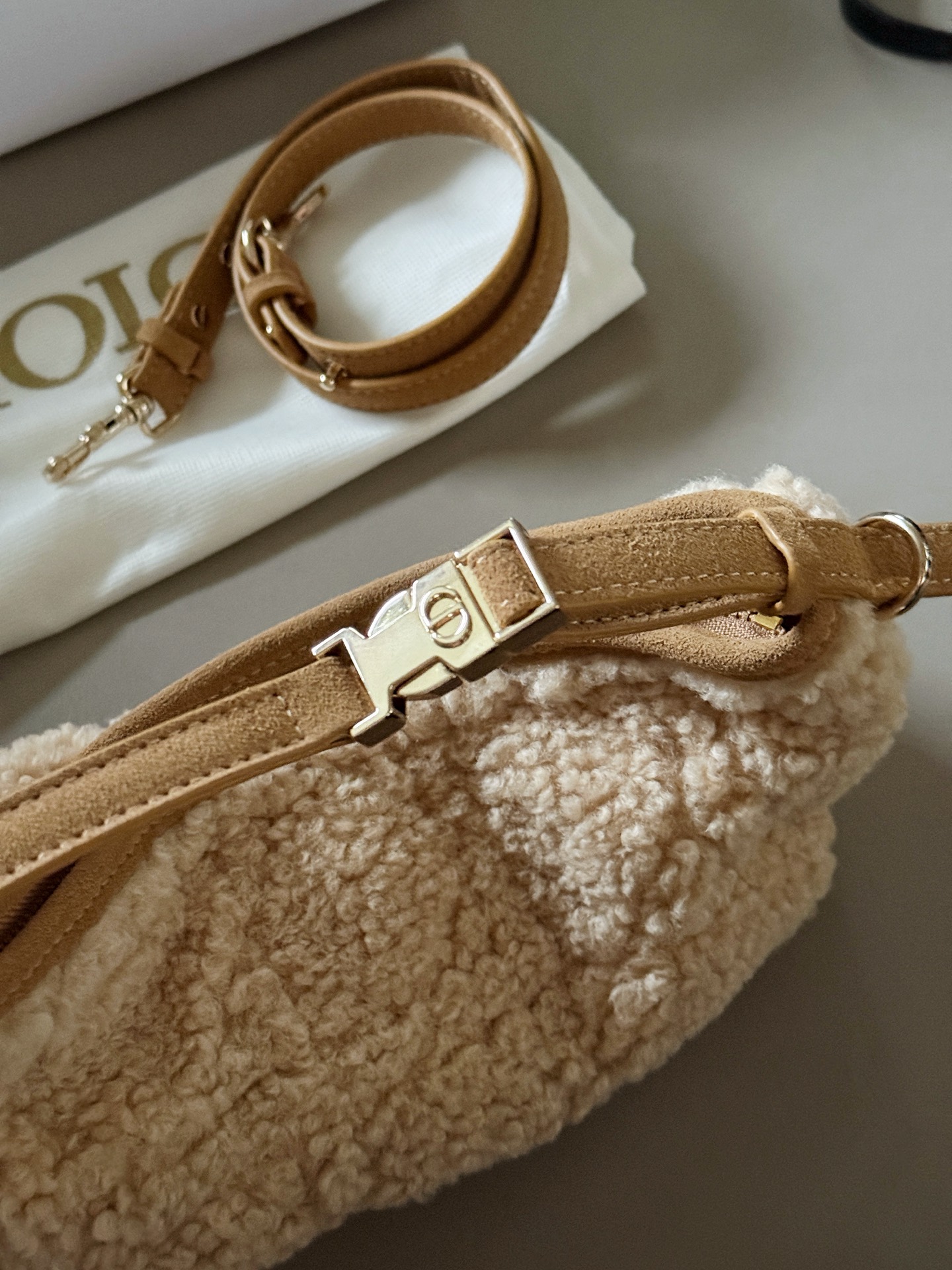 大人気偽物 トートバッグ ロゴ カーフスキン