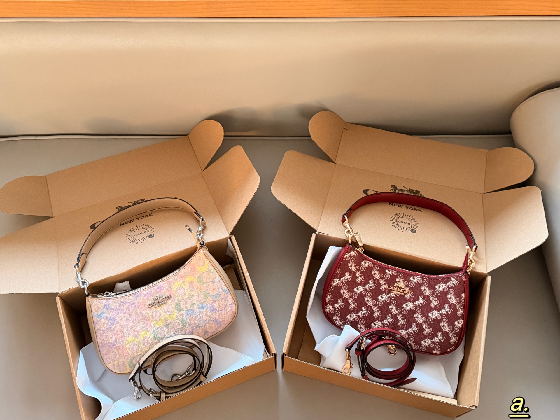 Con caja, tamaño: 24*13*7cm, bolso de axila Teri de C, el diseño de bolso de axila es el techo! Equipado con 2 correas,…