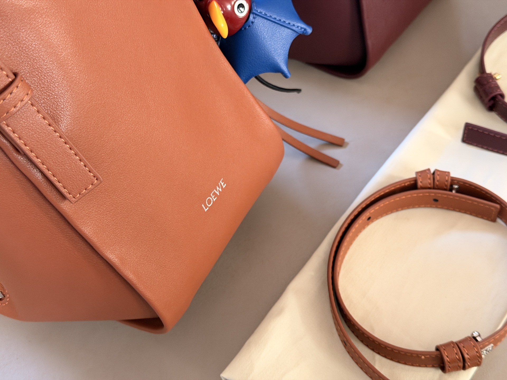 Größe der LOEWE-Tasche: 20 x 24 cm — photo 4
