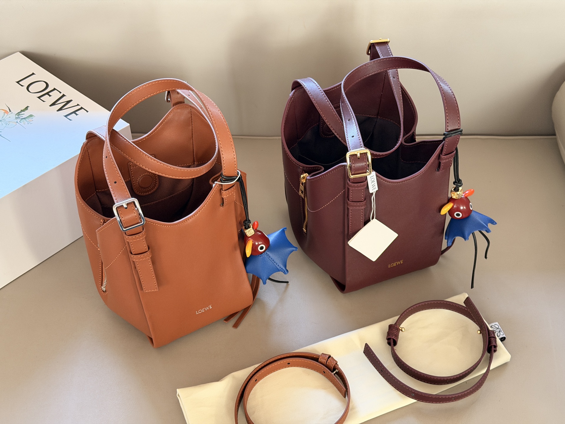 Größe der LOEWE-Tasche: 20 x 24 cm — photo 2