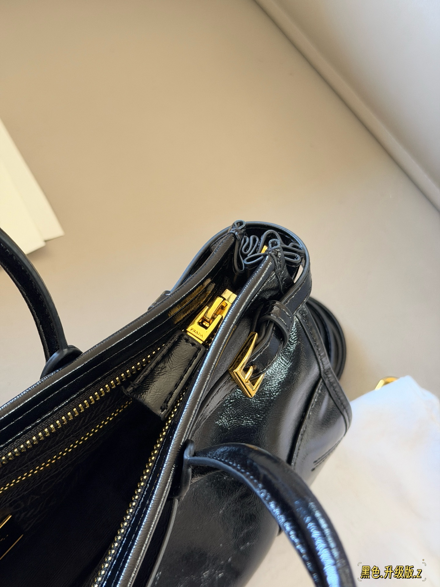 Borsa PRADA Versione aggiornata della pelle cerata — photo 8