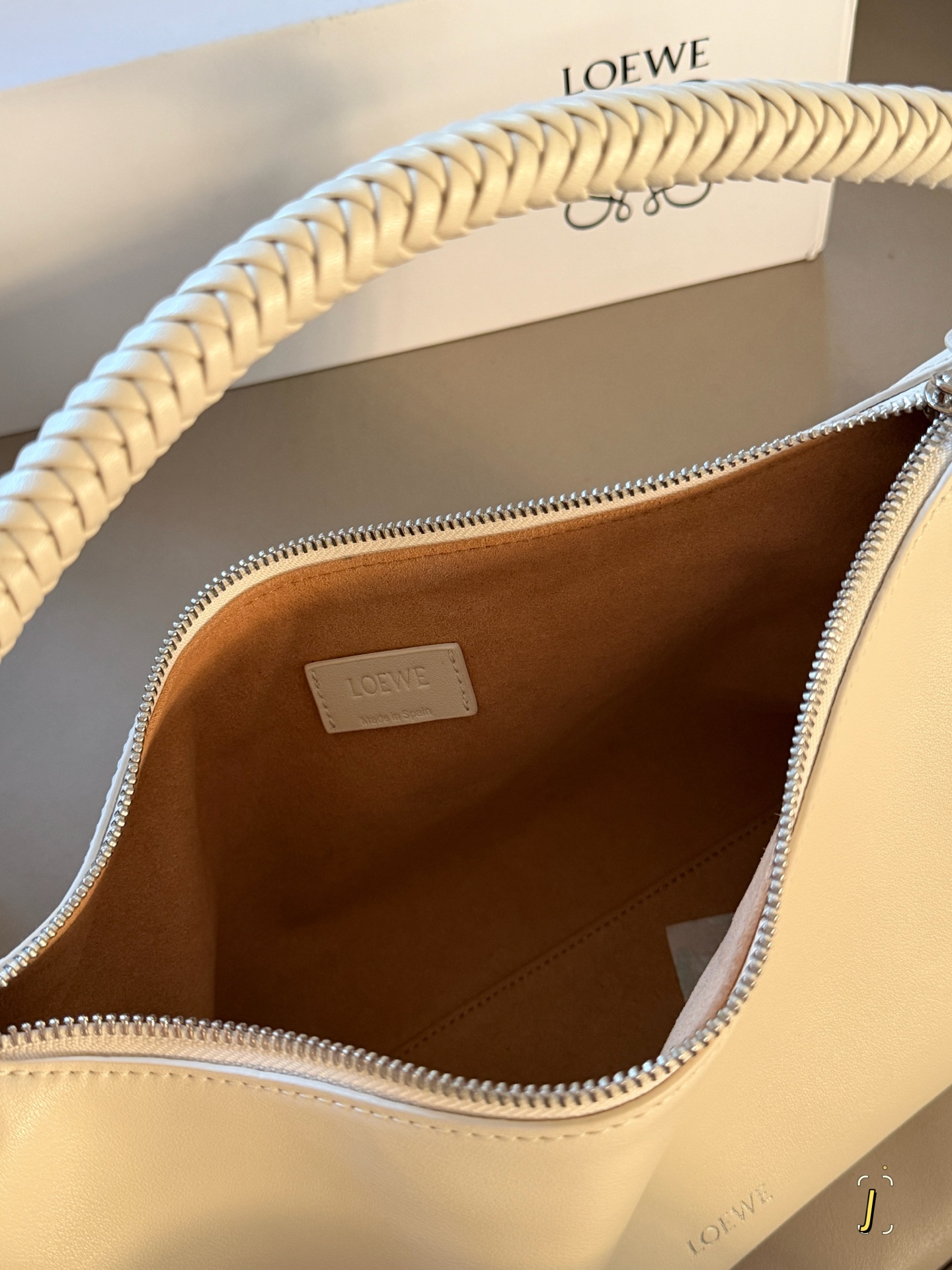 LOEWE bag size 26*18cm — photo 6