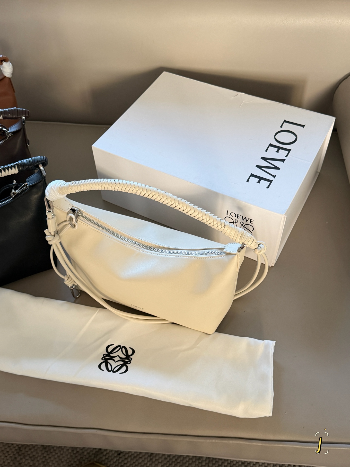 LOEWE bag size 26*18cm — photo 9