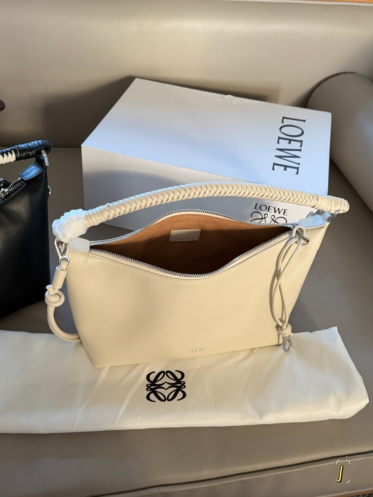 LOEWE bag size 26*18cm — photo 2