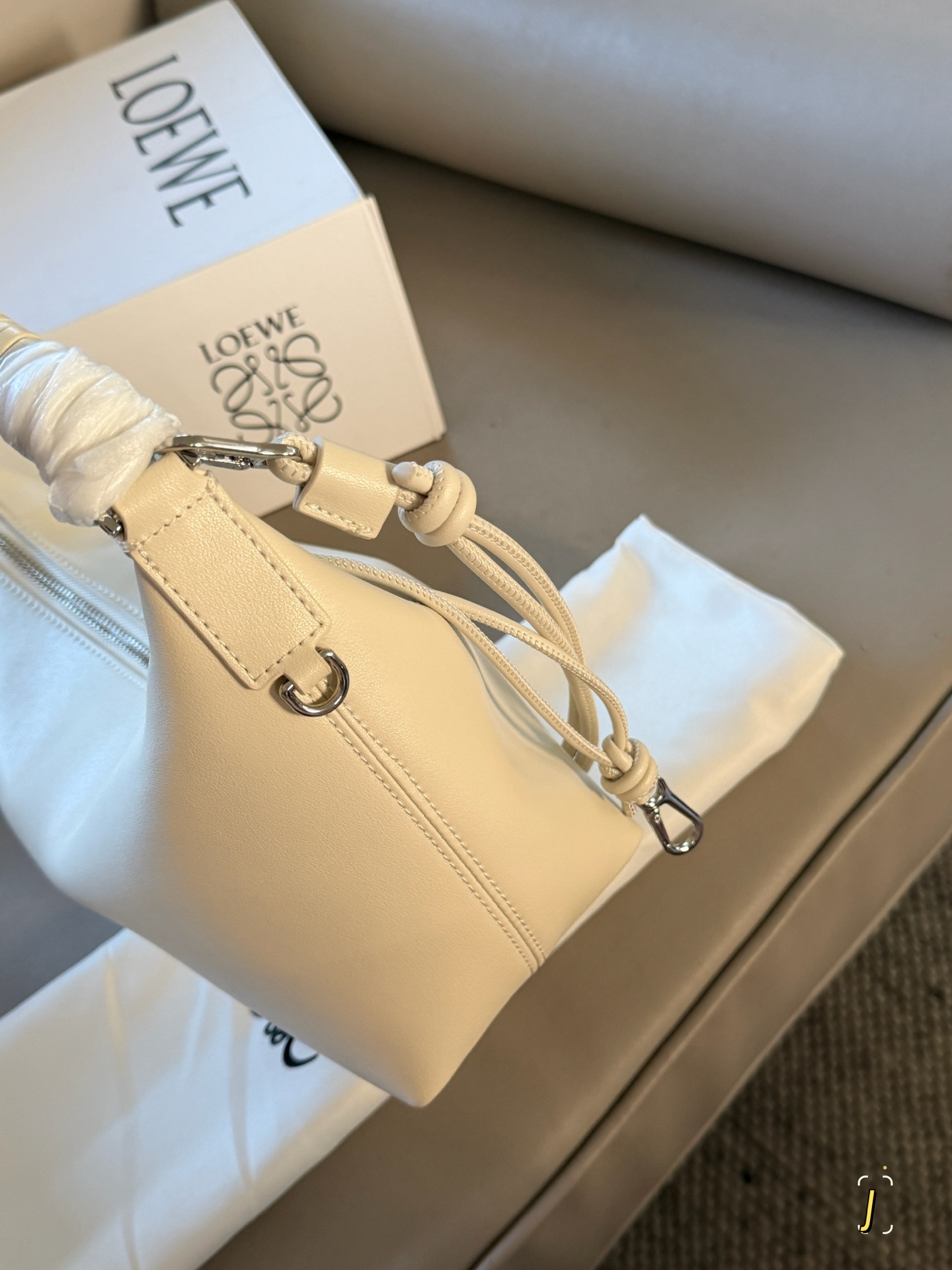 LOEWE bag size 26*18cm — photo 4