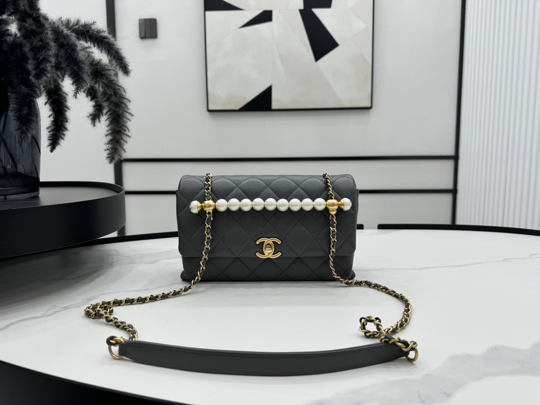 Wysokiej jakości online
 Chanel Torby typu crossbody i na ramię Skóra jagnięca owcza Łańcuchy