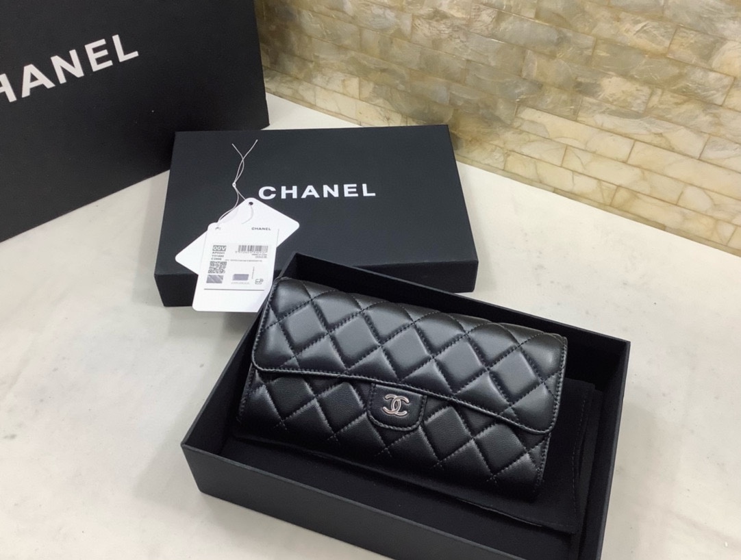 Chanel Portefeuilles Cuir de vache Peau mouton