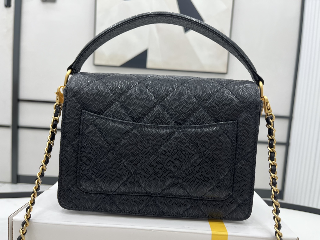Burberry Classic Handcrafted Luxury Leather Shoulder Bag Ref 3