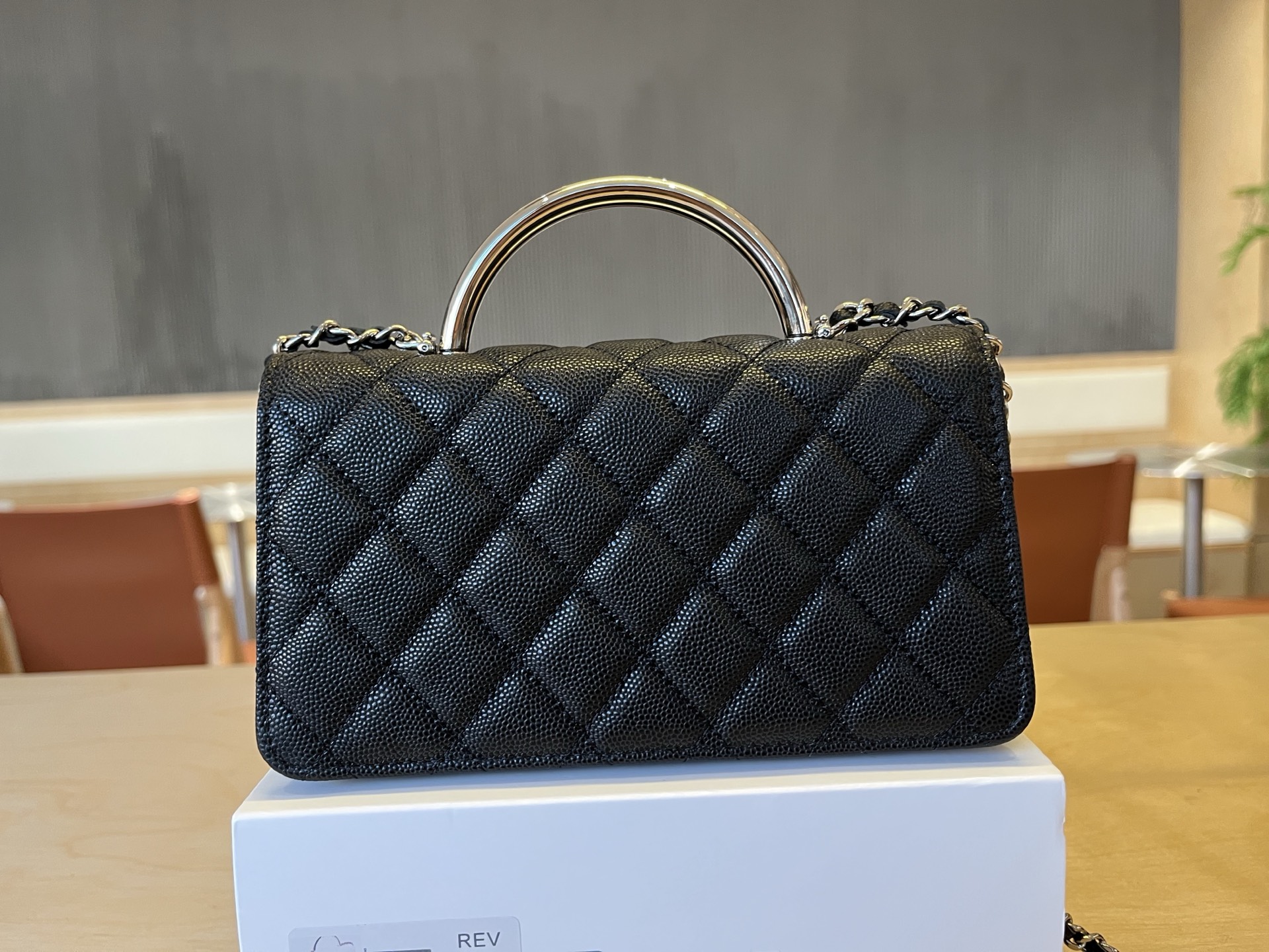 Chanel 25A Handle WOC Caviar Leather Bag, 19cm - Stylish & Versatile 4 i1742543430611 6346 0 3