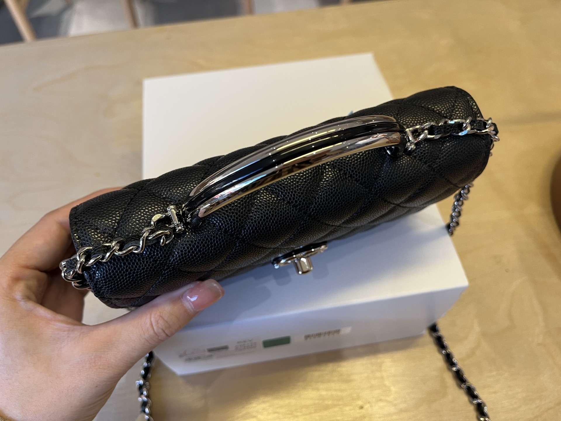 Chanel 25A Handle WOC Caviar Leather Bag, 19cm - Stylish & Versatile 3 i1742543430719 8727 0 2
