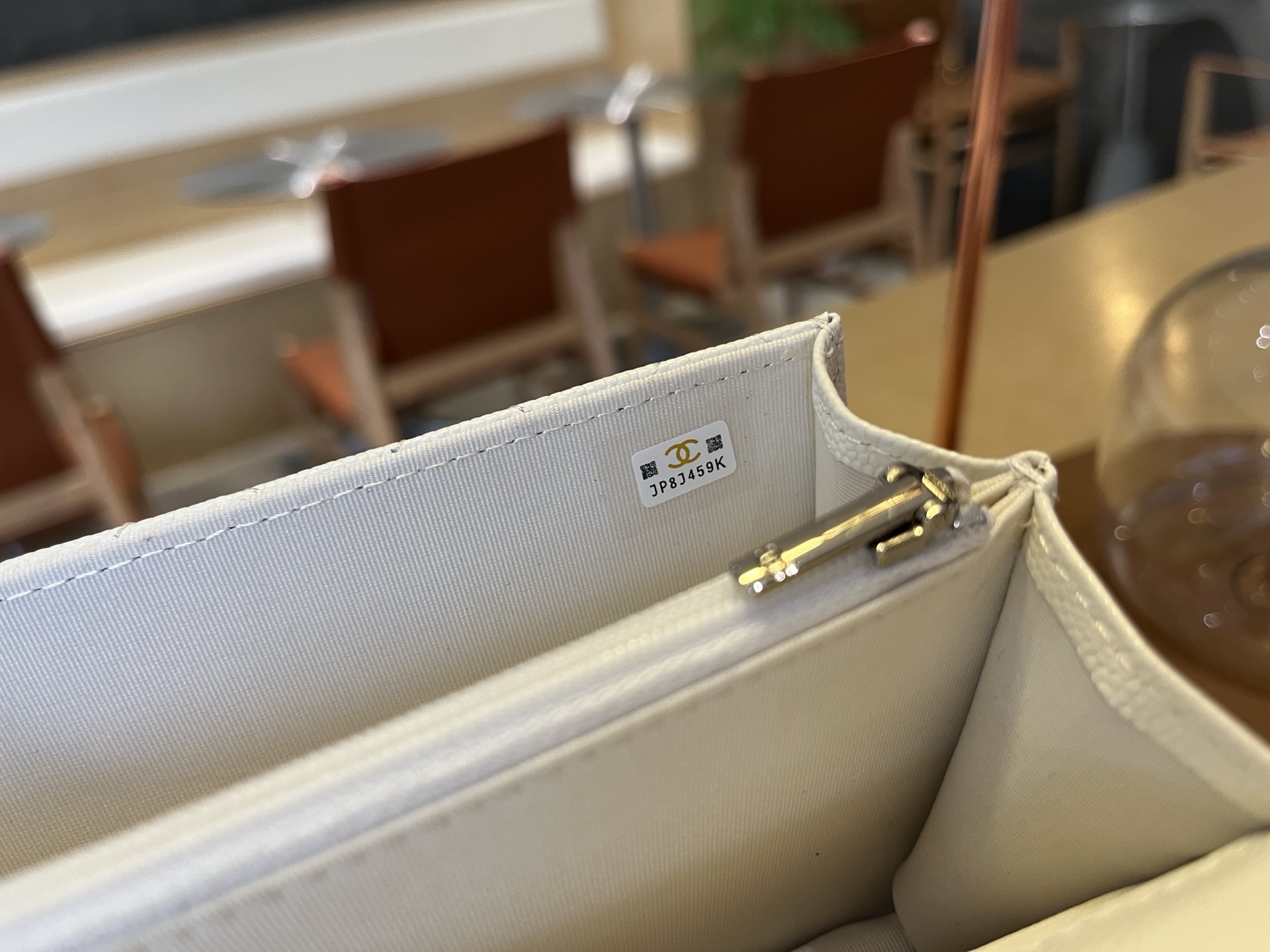 Chanel 25A White Caviar Leather Handle WOC Bag, 19cm - Shoulder & Hand Carry 9 i1744112768478 197 0 8
