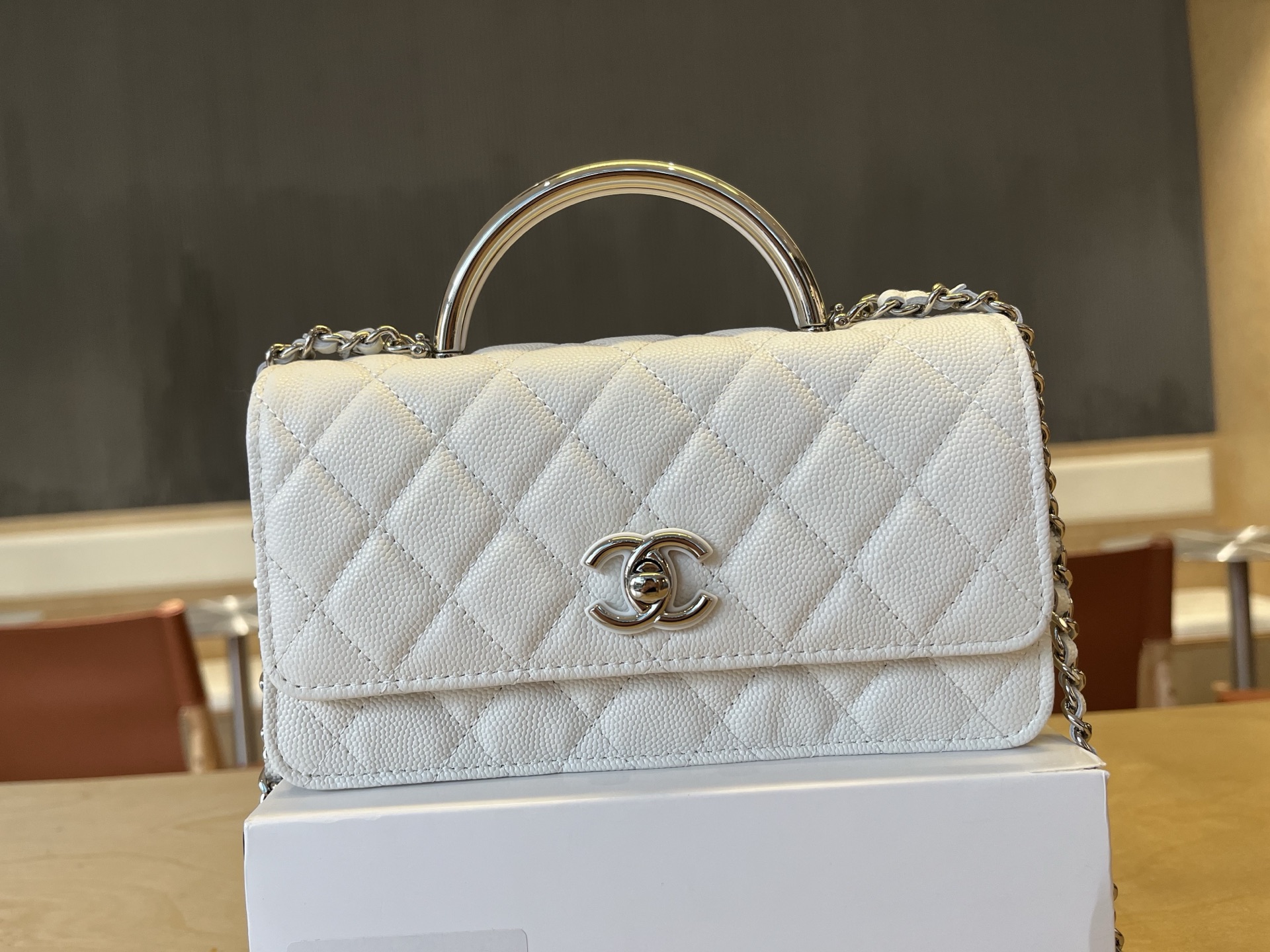 Chanel 25A White Caviar Leather Handle WOC Bag, 19cm - Shoulder & Hand Carry 2 i1744112770017 3332 0 1