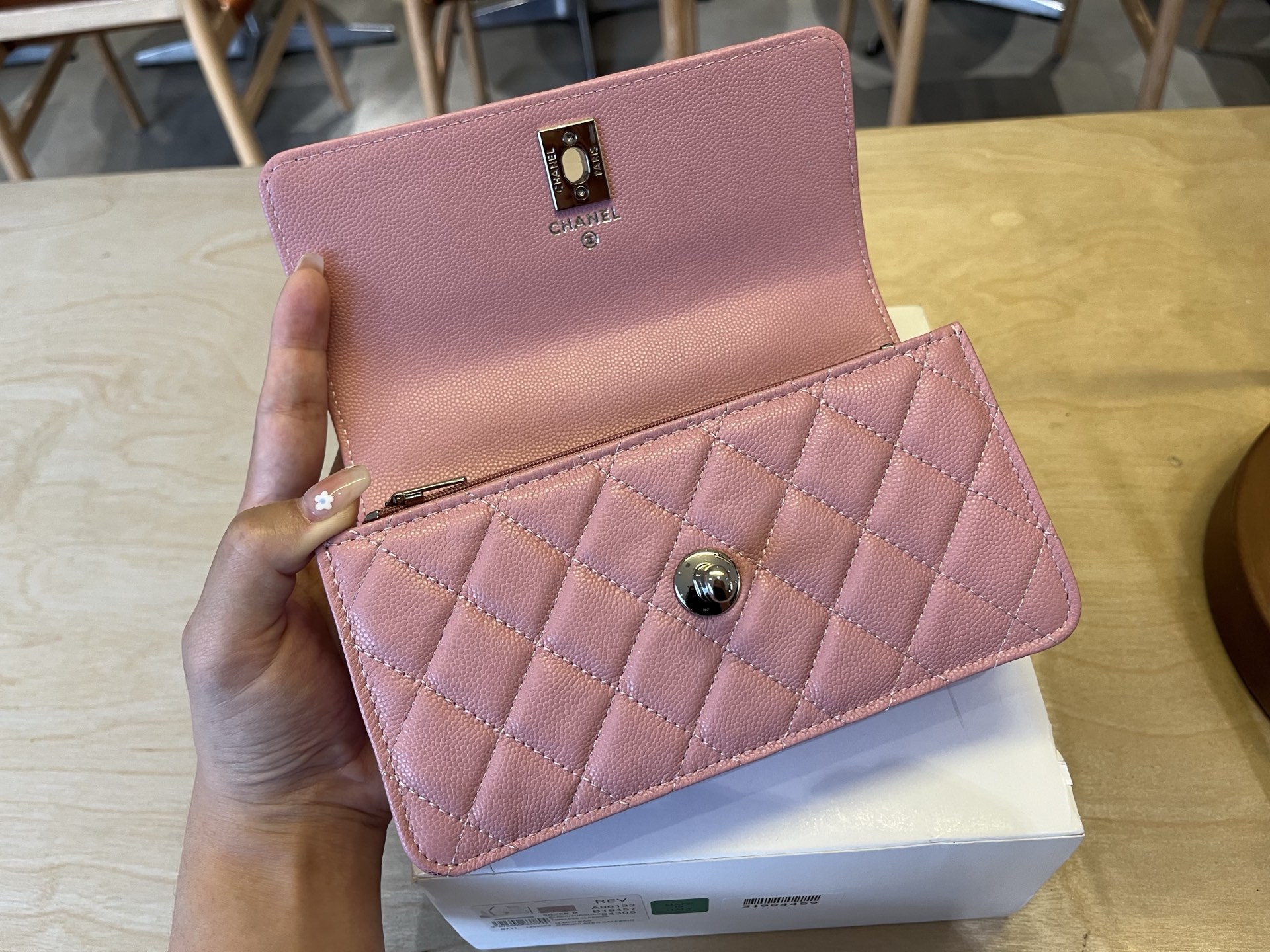 Chanel 25A Pink Caviar Leather Handle WOC, 19cm - Shoulder Bag & Handbag 8 i1744112802868 2123 0 7