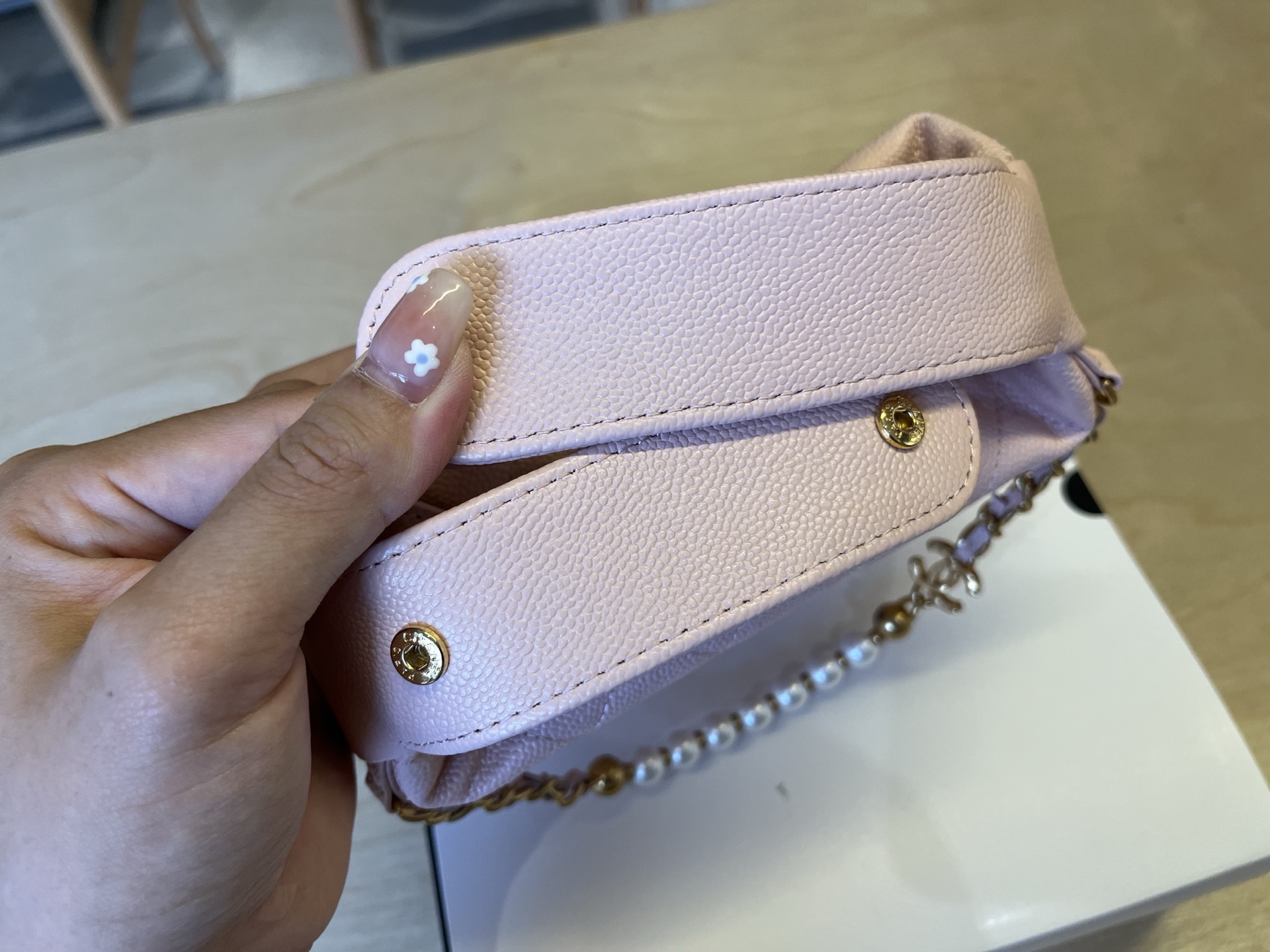 Chanel 25s Pearl Chain Hula Hoop Bag, Pink Leather, 19*12*4cm 8 i1745133271663 1060 0 6