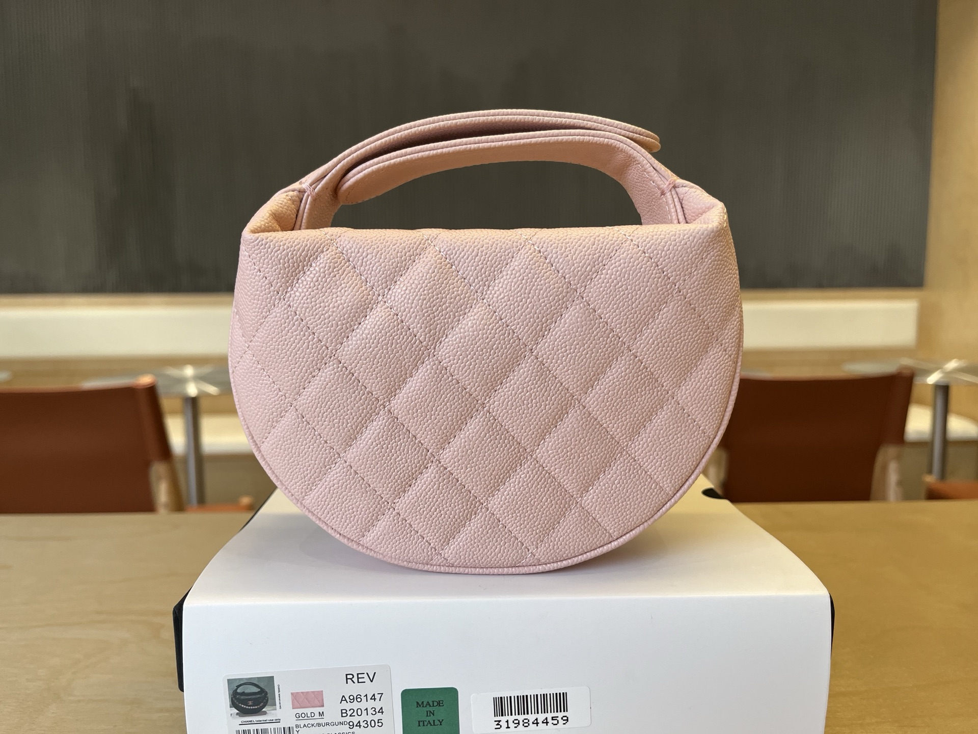 Chanel 25s Pearl Chain Hula Hoop Bag, Pink Leather, 19*12*4cm 4 i1745133273296 7617 0 2