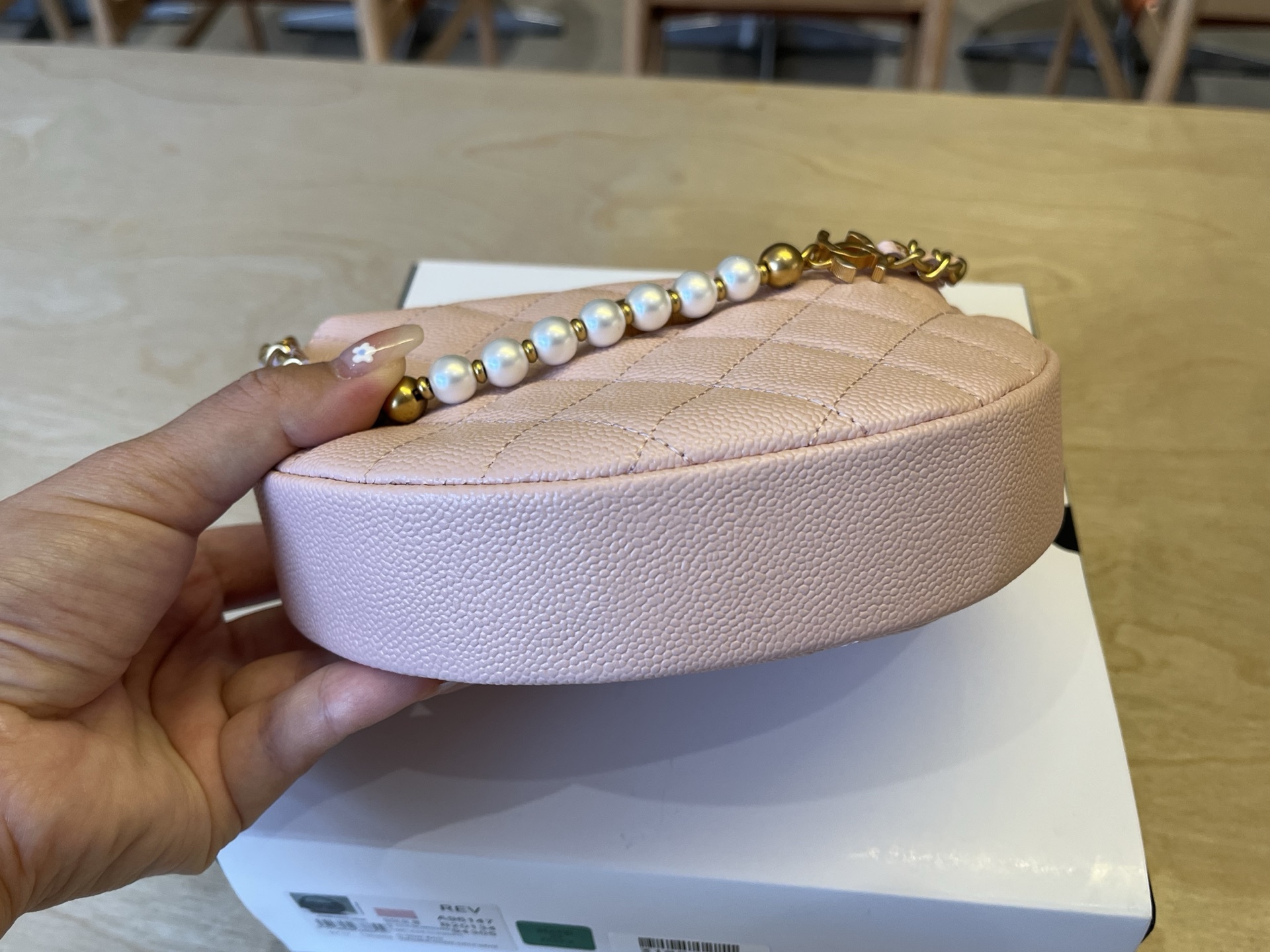 Chanel 25s Pearl Chain Hula Hoop Bag, Pink Leather, 19*12*4cm 6 i1745133277928 4721 0 4