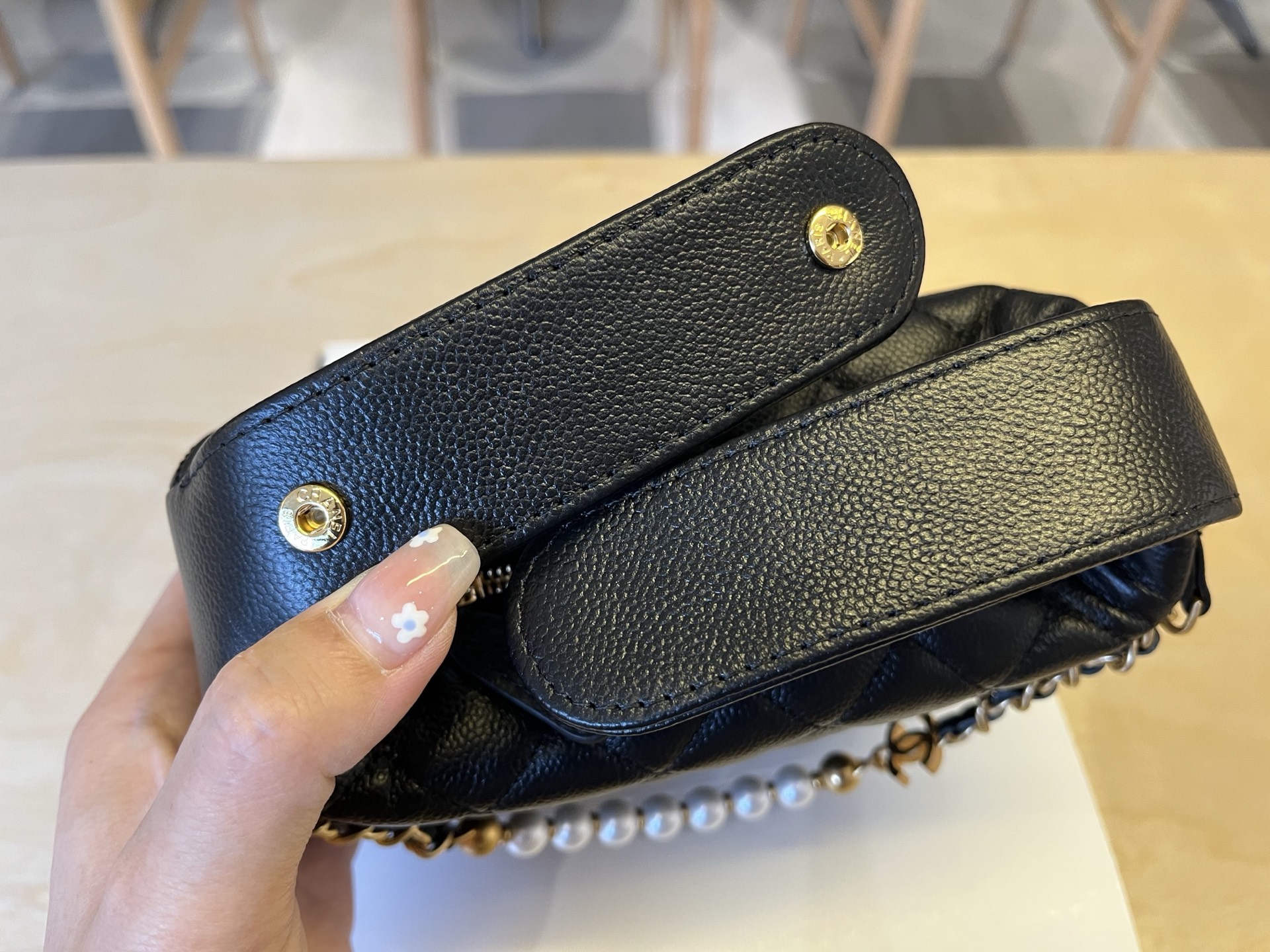 Chanel 25s Pearl Chain Hula Hoop Bag, Crescent Shape, Black Leather 8 i1745133287606 2306 0 6
