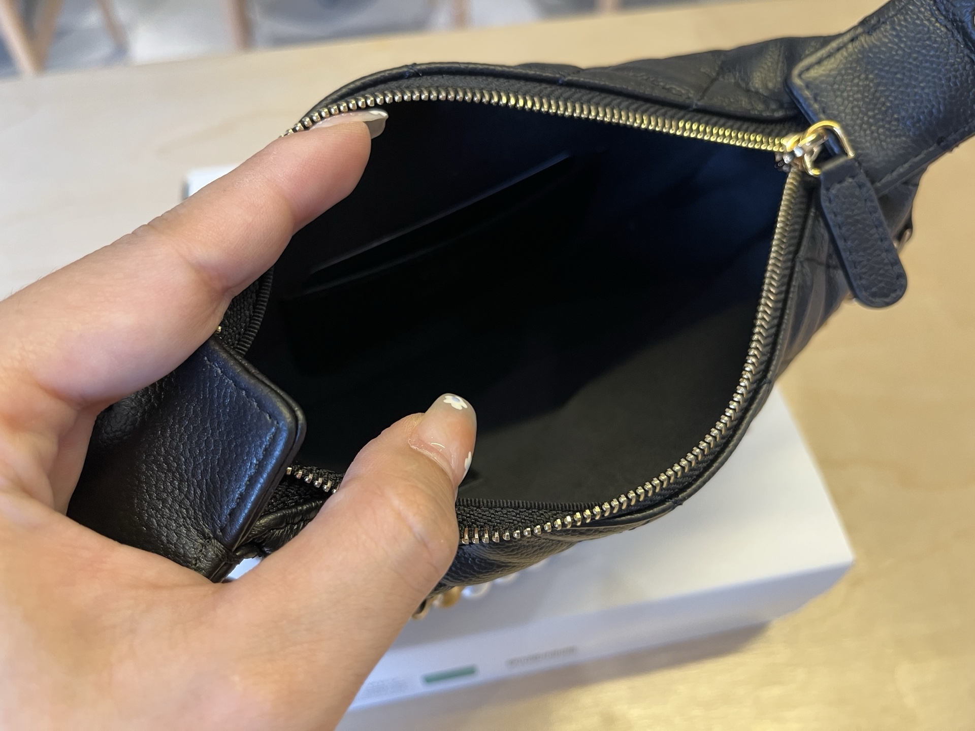 Chanel 25s Pearl Chain Hula Hoop Bag, Crescent Shape, Black Leather 9 i1745133292273 5641 0 7