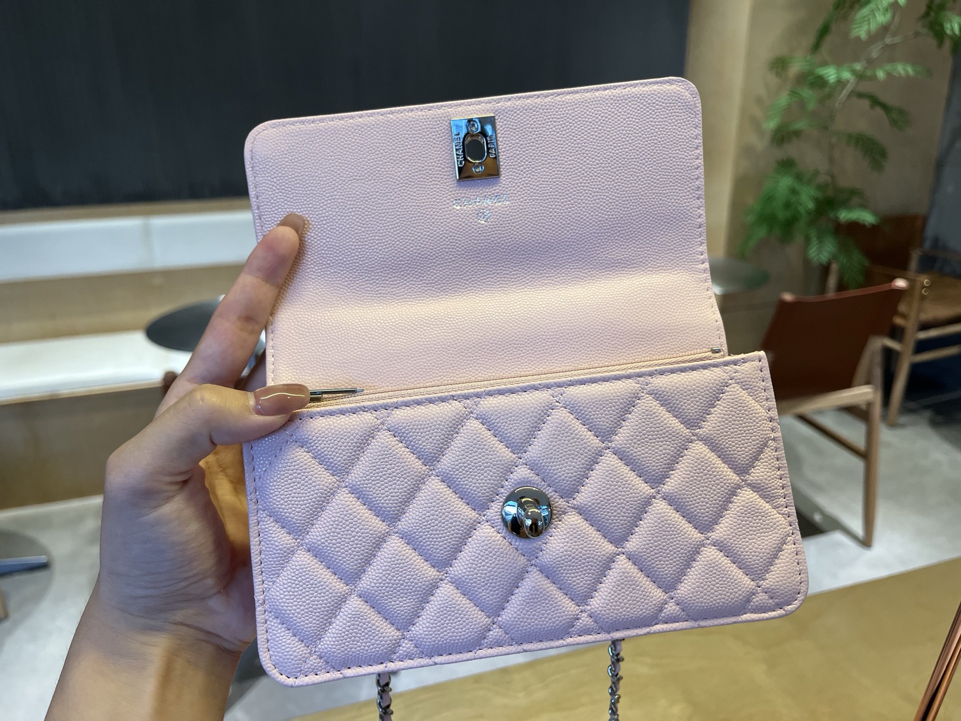 Chanel 25A Handle WOC Caviar Leather Bag,19cm - Stylish and Versatile 8 i1750045755617 7048 0 7